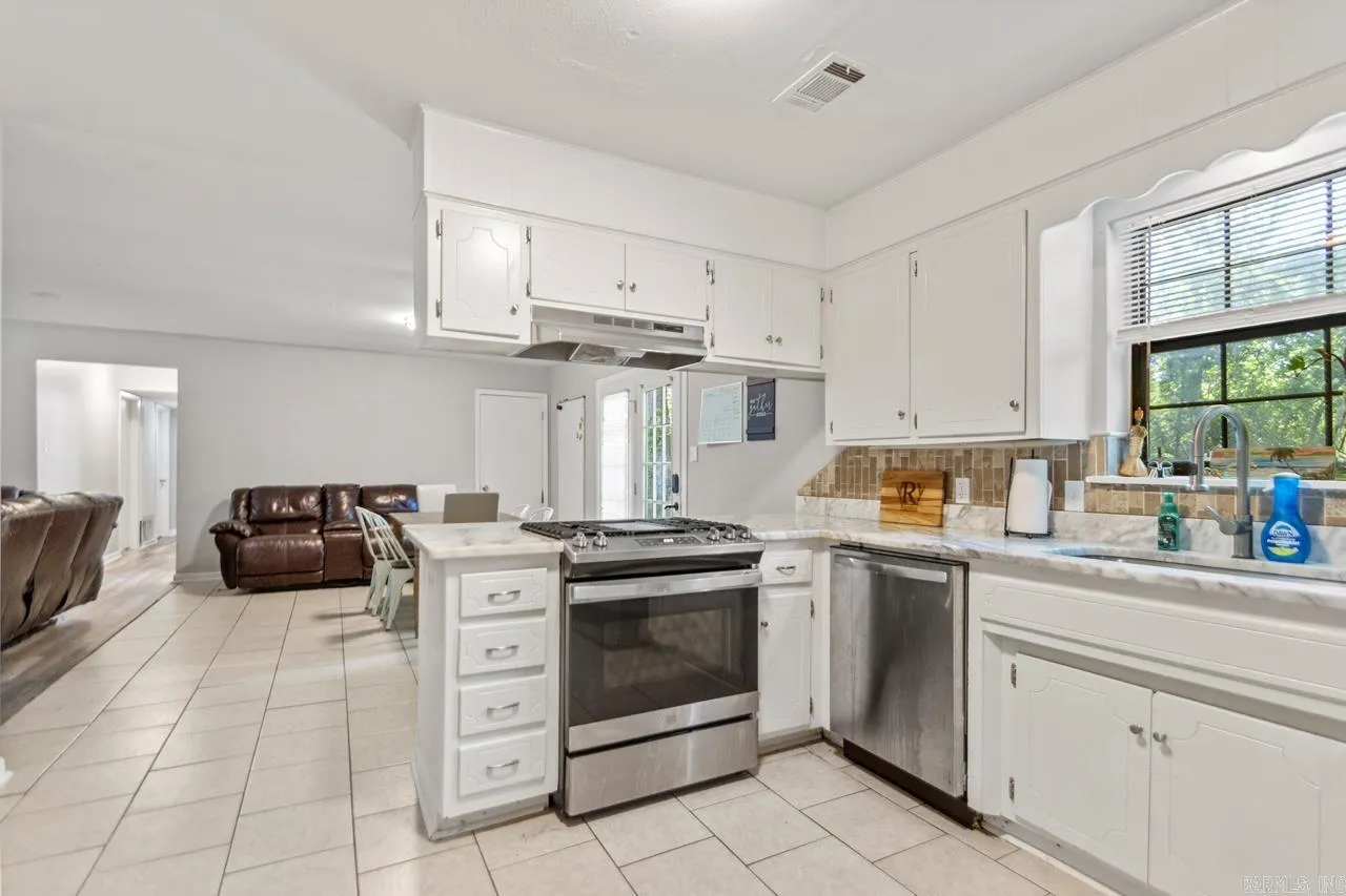 Benton, Arkansas 72019, United States, 3 Bedrooms Bedrooms, ,2 BathroomsBathrooms,Residential,Active,129668