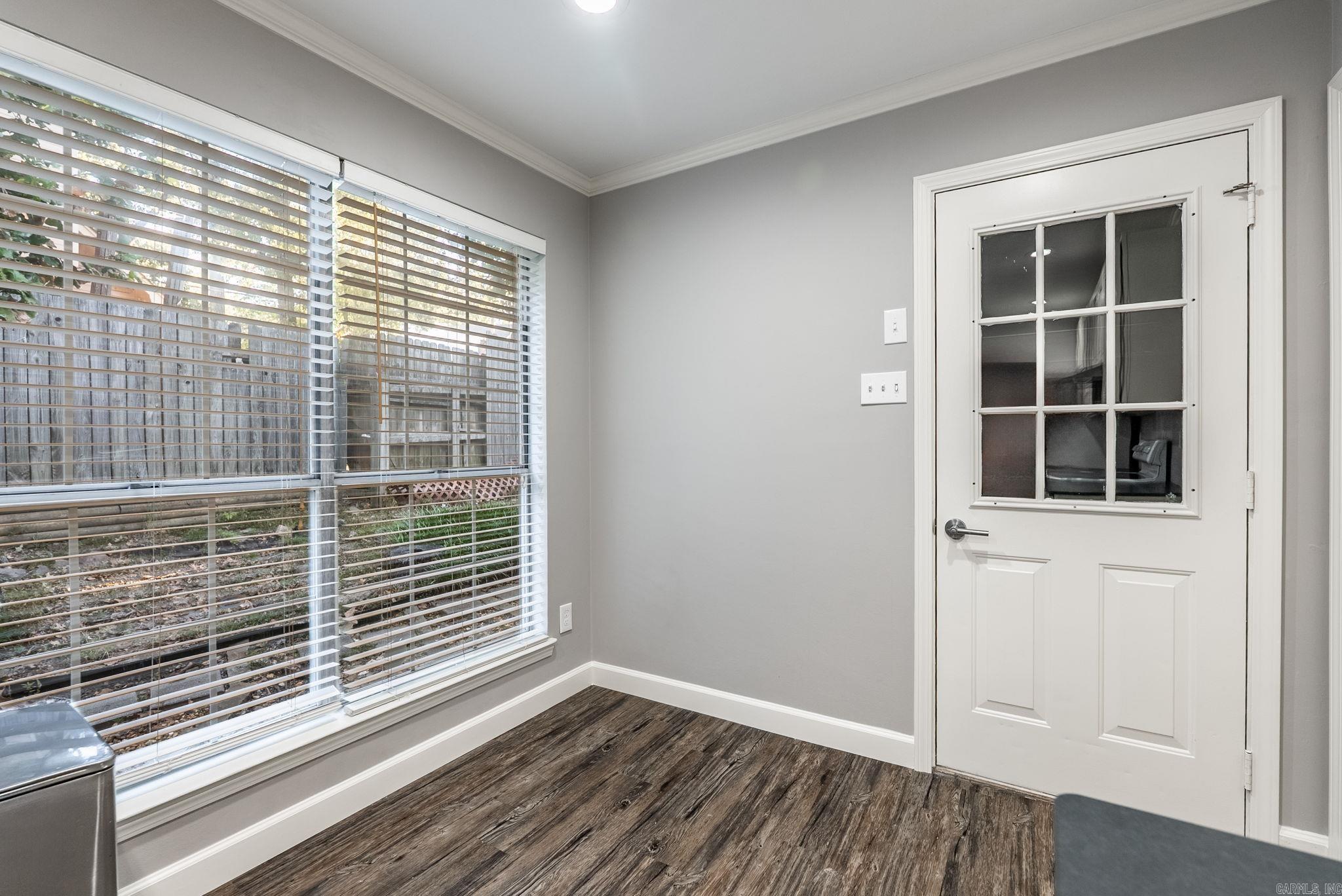 WOODLAND HILLS TO LR - Residential