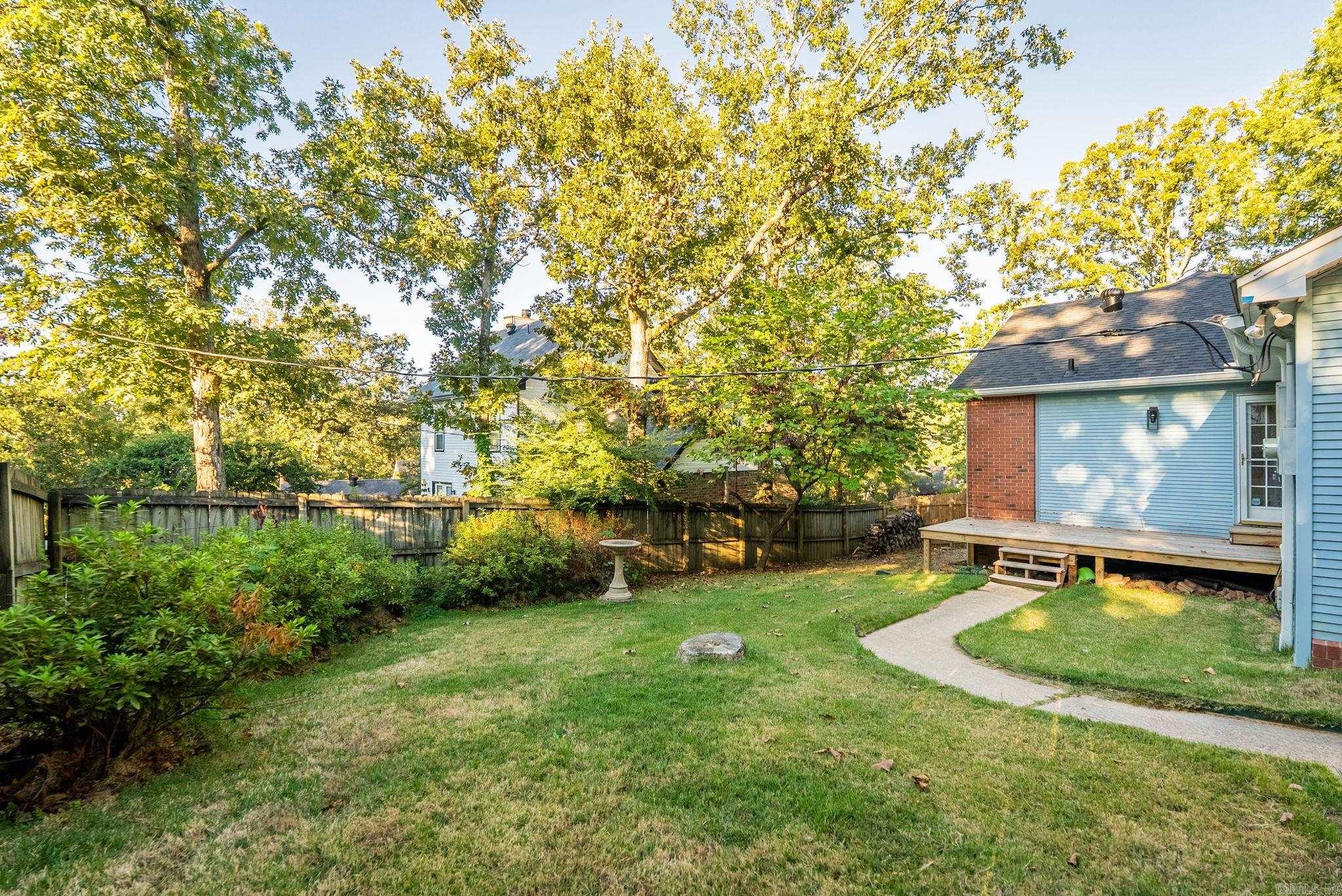 WOODLAND HILLS TO LR - Residential