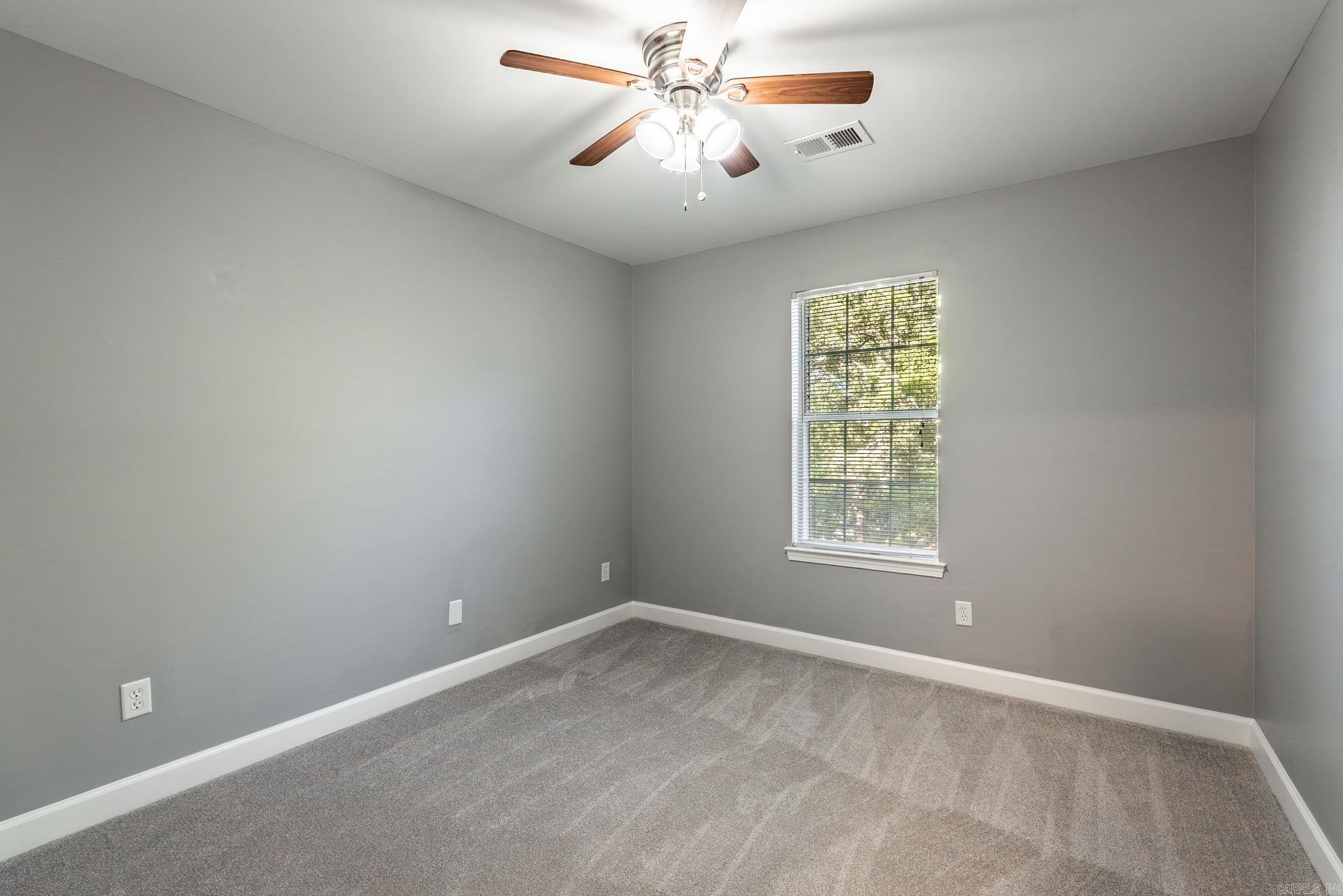 WOODLAND HILLS TO LR - Residential