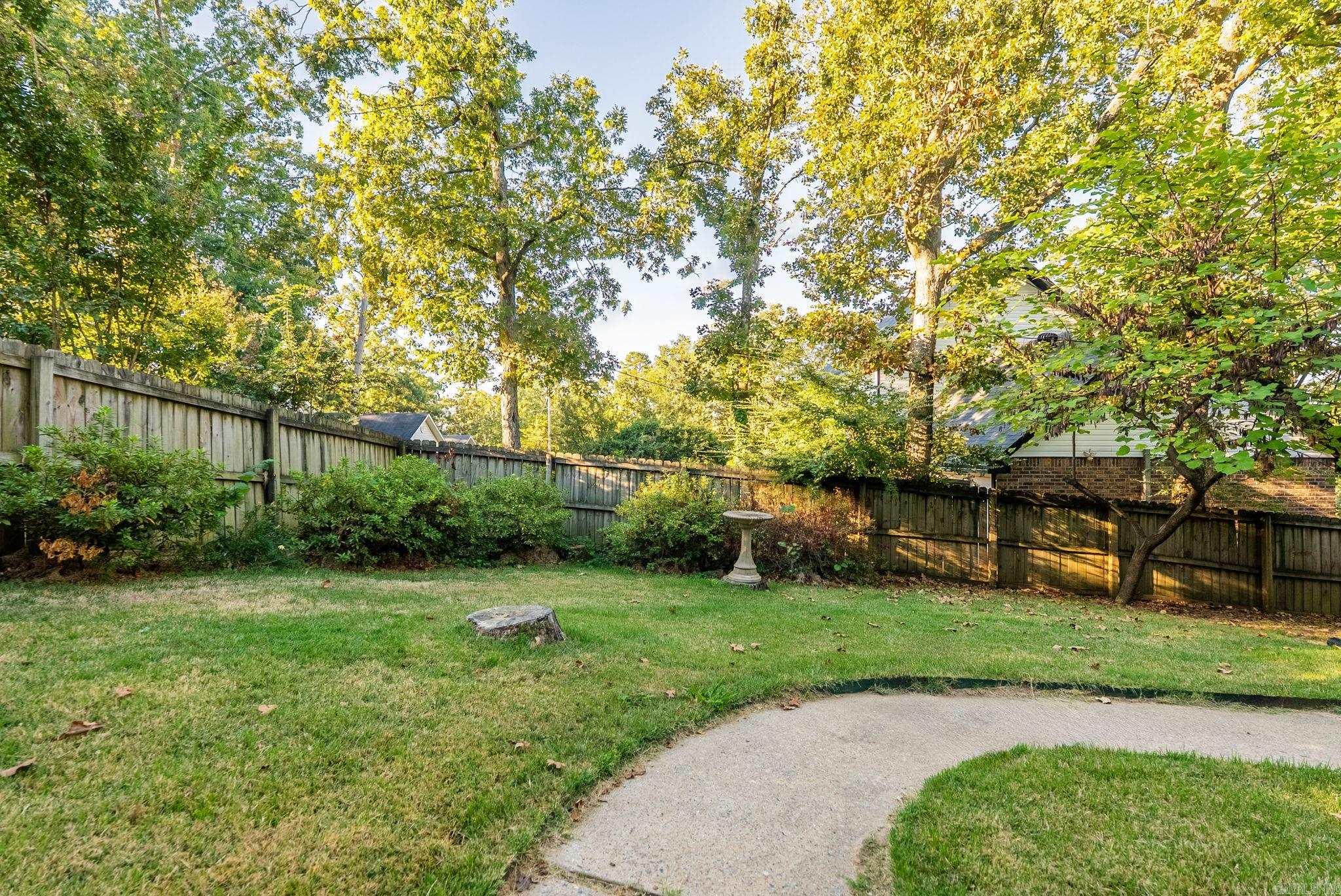 WOODLAND HILLS TO LR - Residential