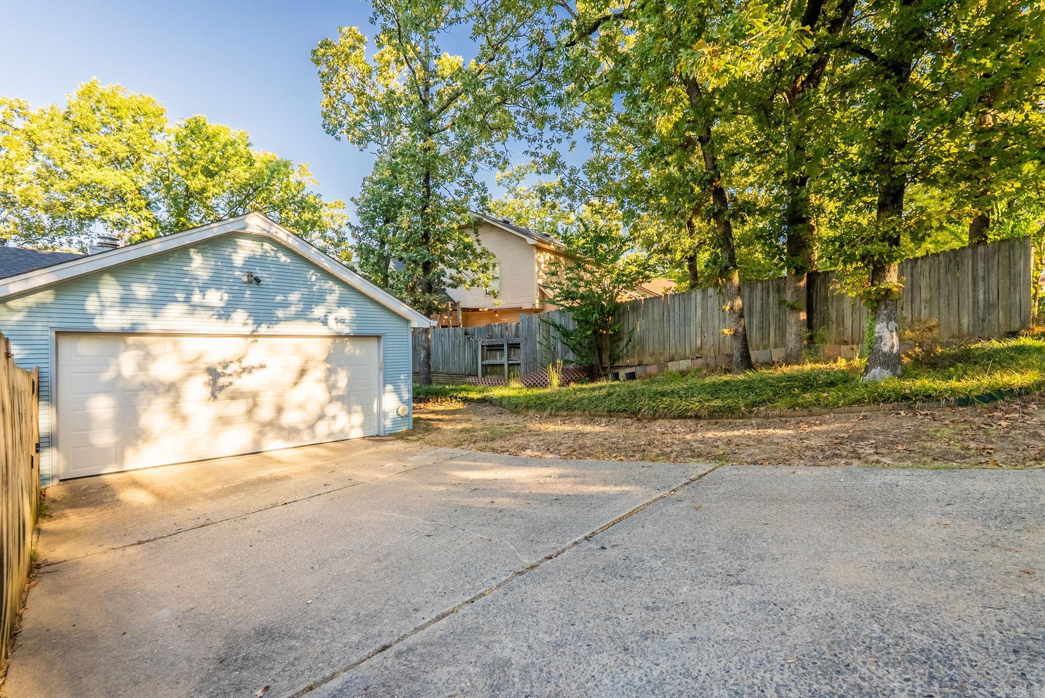 WOODLAND HILLS TO LR - Residential