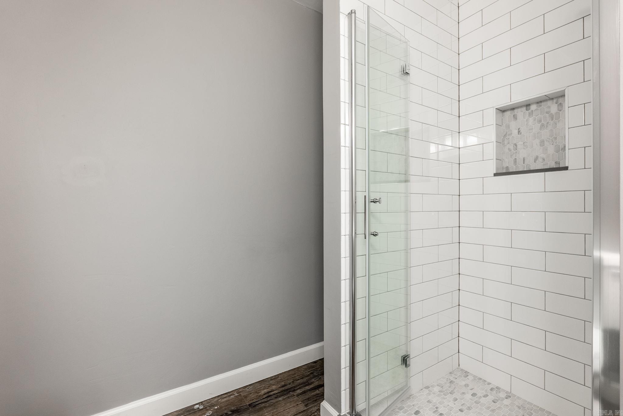 WOODLAND HILLS TO LR - Residential