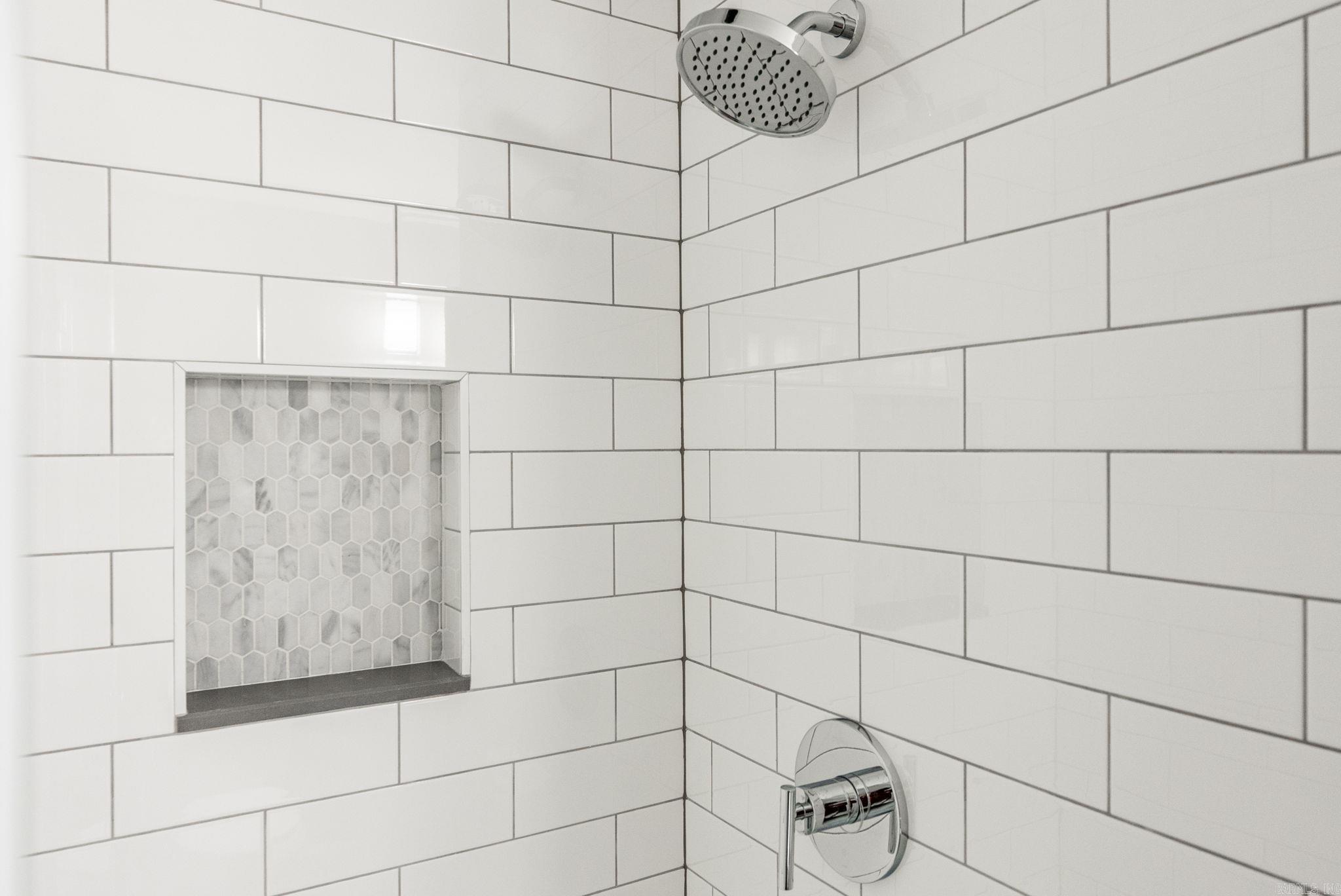 WOODLAND HILLS TO LR - Residential