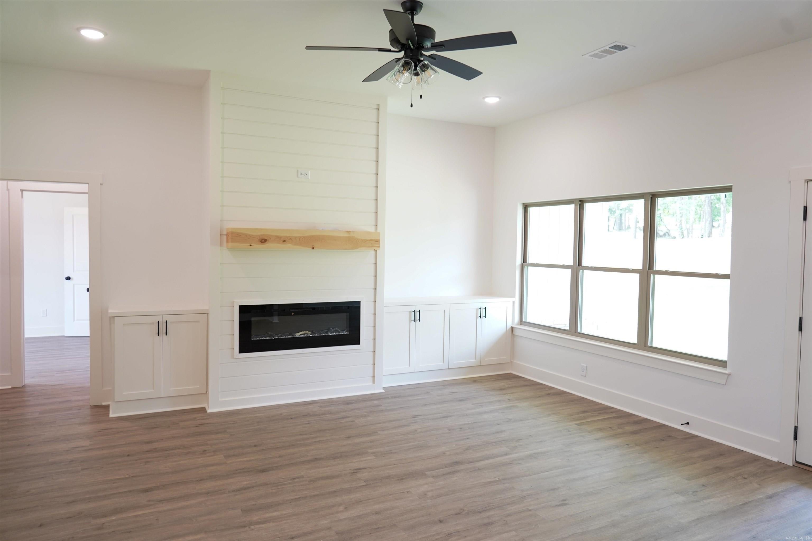 CYPRESS VALLEY - Residential