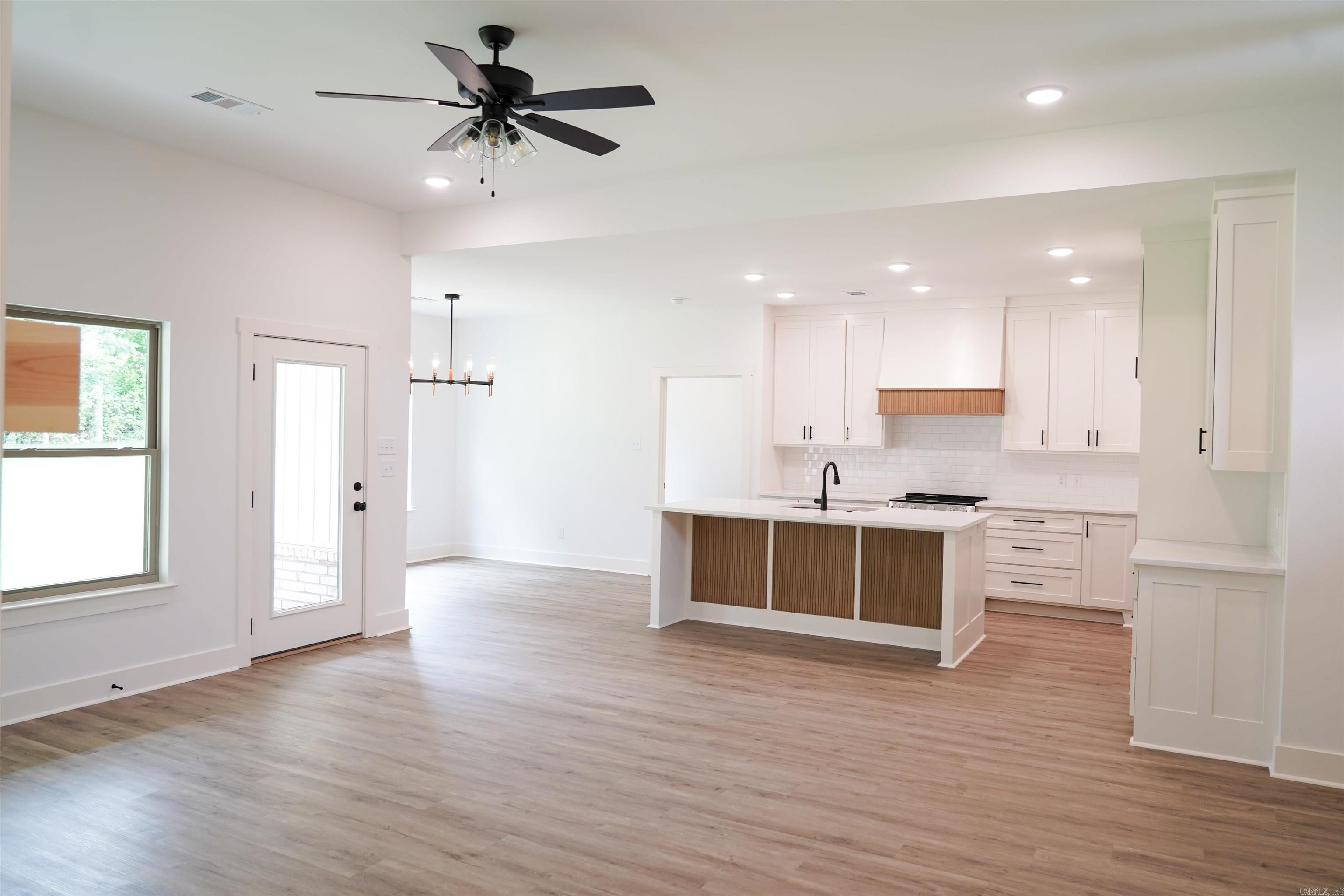 CYPRESS VALLEY - Residential