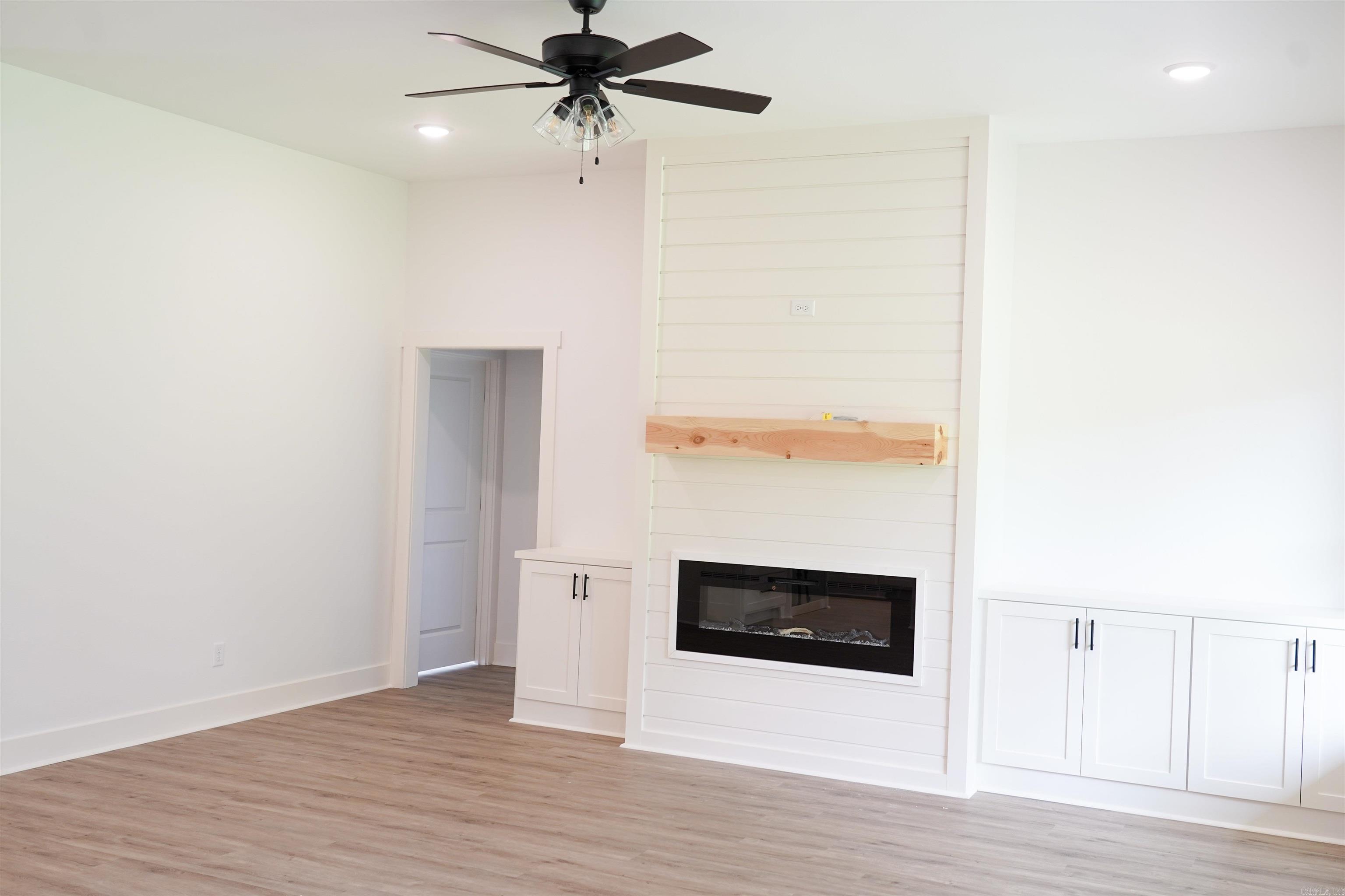 CYPRESS VALLEY - Residential