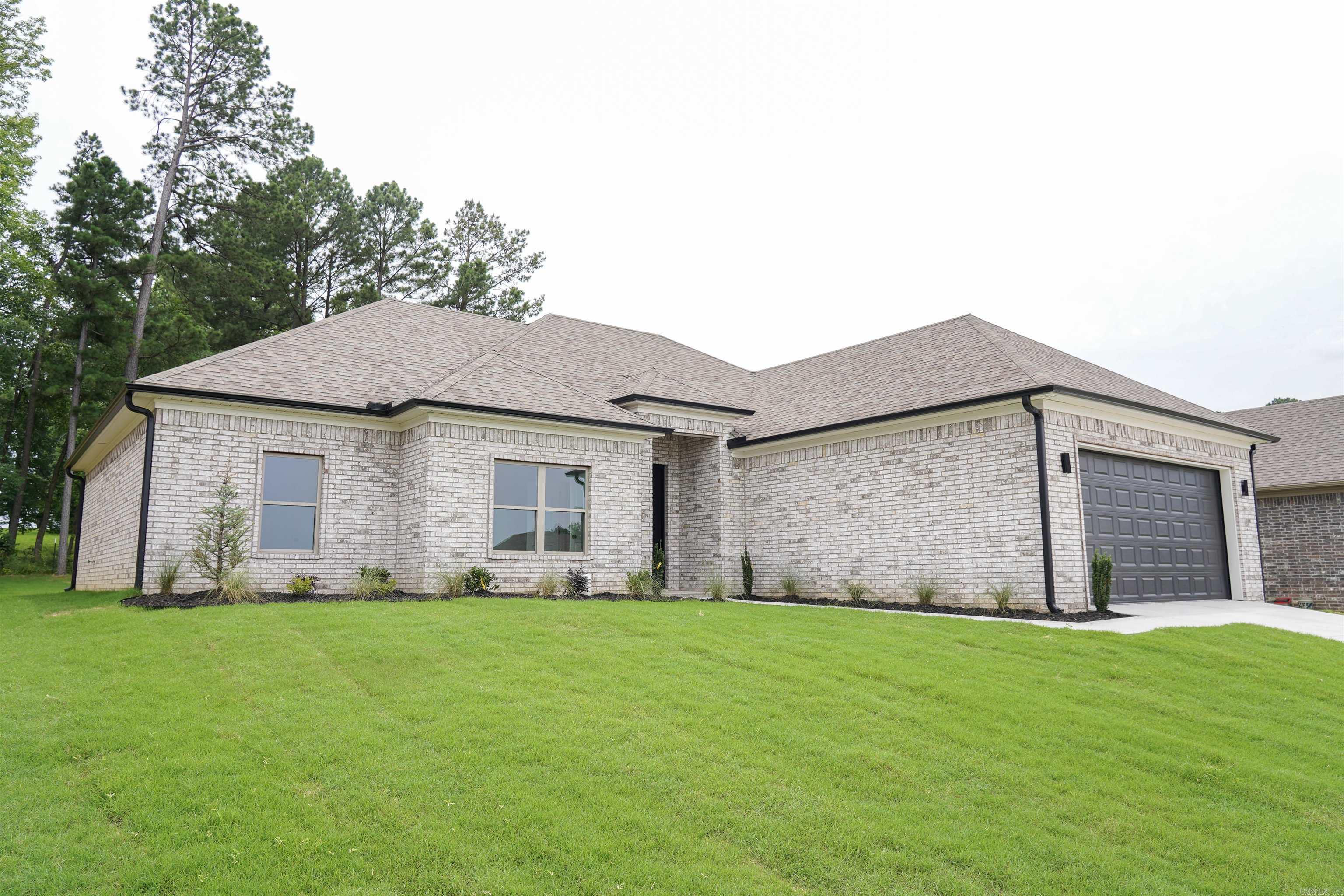 CYPRESS VALLEY - Residential