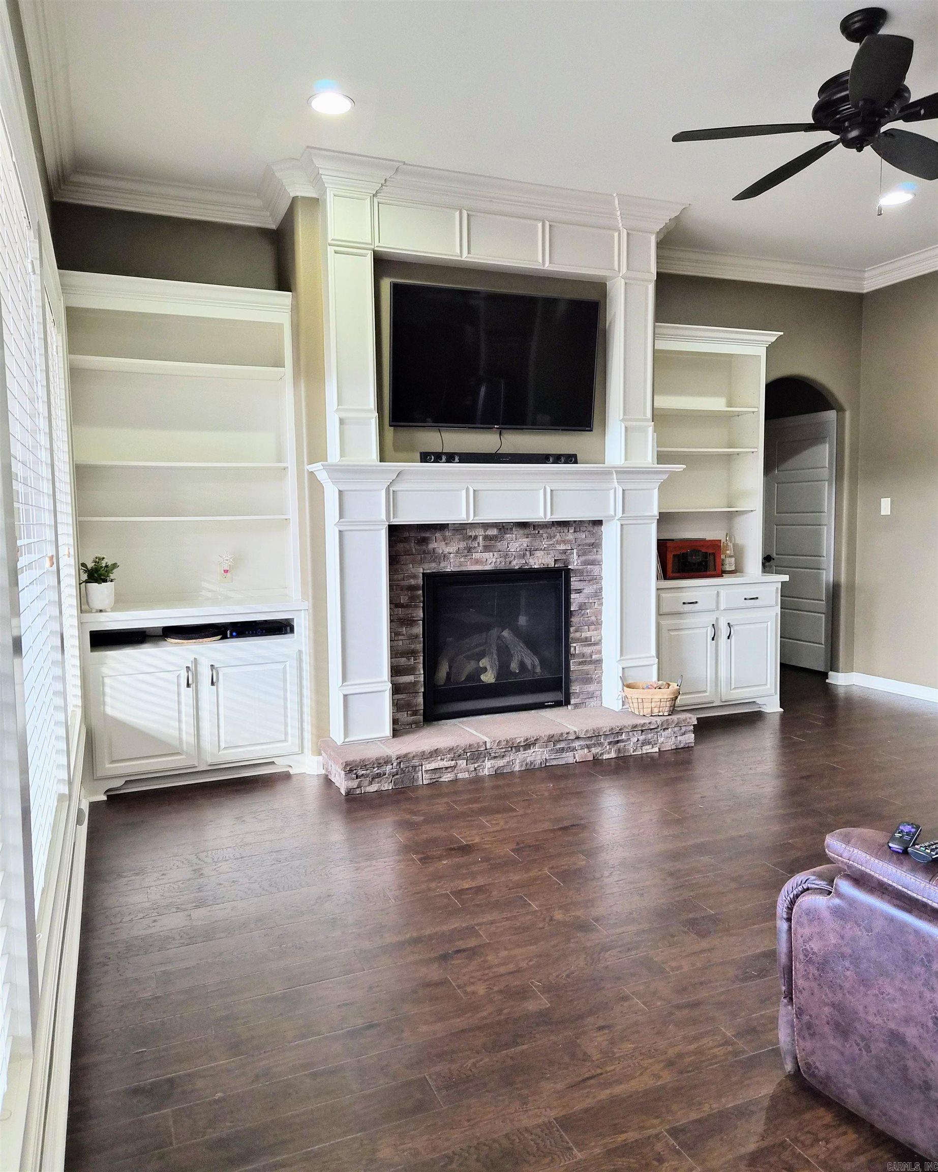 MAGNOLIA VILLAGE - Residential