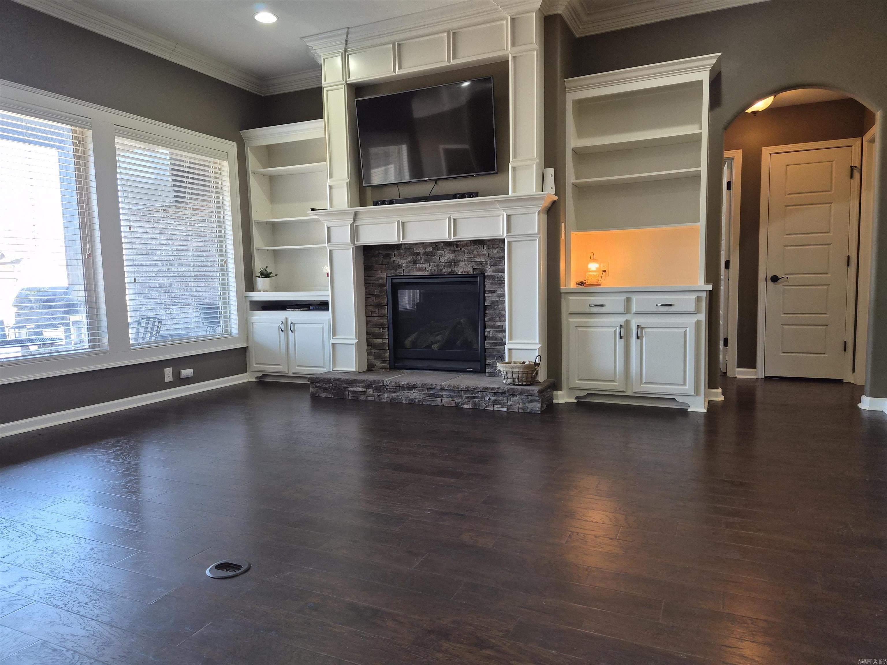 MAGNOLIA VILLAGE - Residential