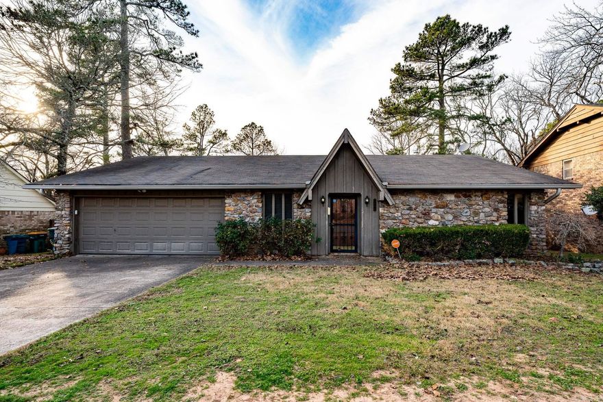 Echo Valley! Featuring, three comfortable bedrooms and two full bathrooms, the residence offers ample space for both relaxation and everyday living. The inviting den is highlighted by a cozy fireplace, providing a perfect setting for family gatherings or quiet evenings at home. A covered deck extends the living space outdoors, with a fully fenced backyard. Plus easy access to shopping, a variety of eateries, and entertainment options,