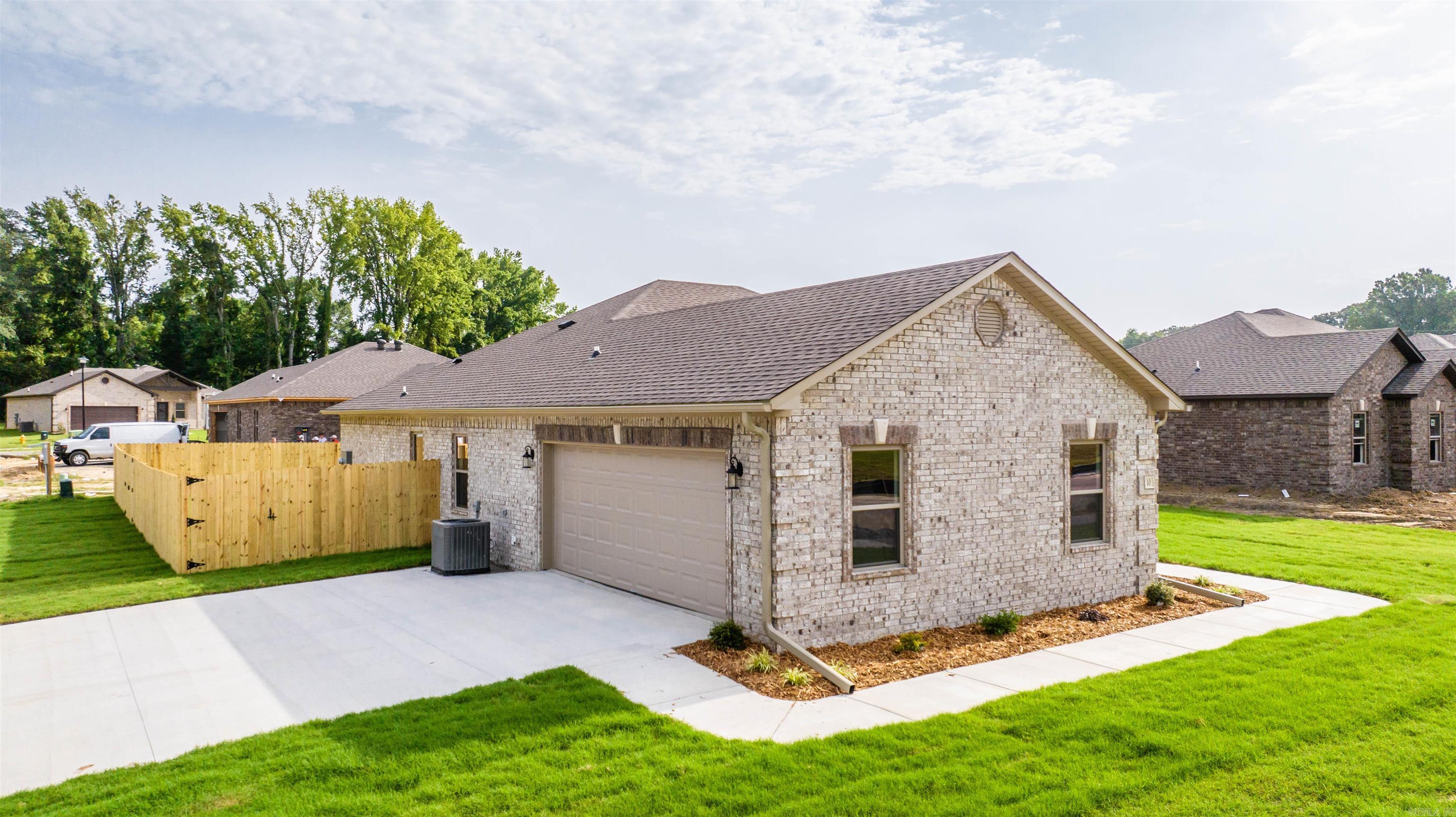 AUTUMN BROOKE - Residential