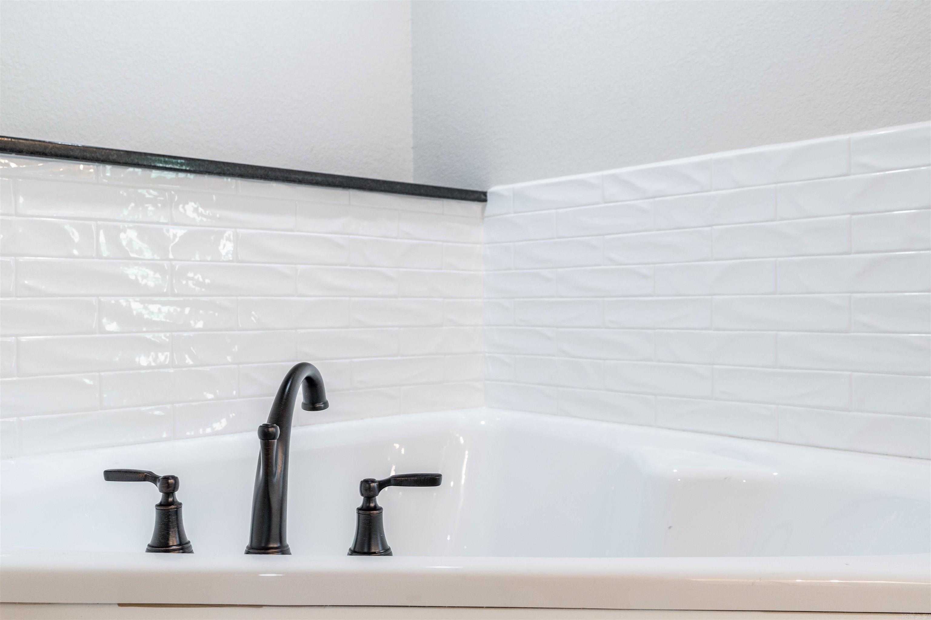 AUTUMN BROOKE - Residential