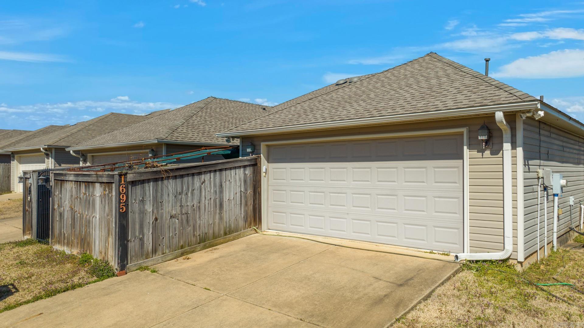 CROSSING ON THE GREEN P.U.D. - Residential