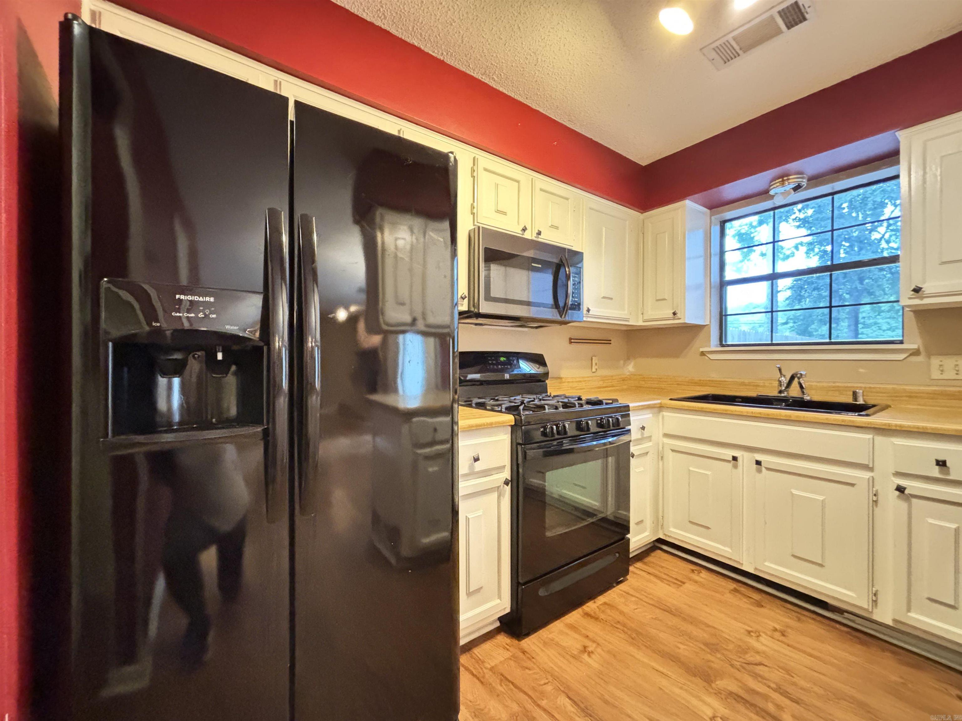 CRYSTAL VALLEY MANOR - Residential