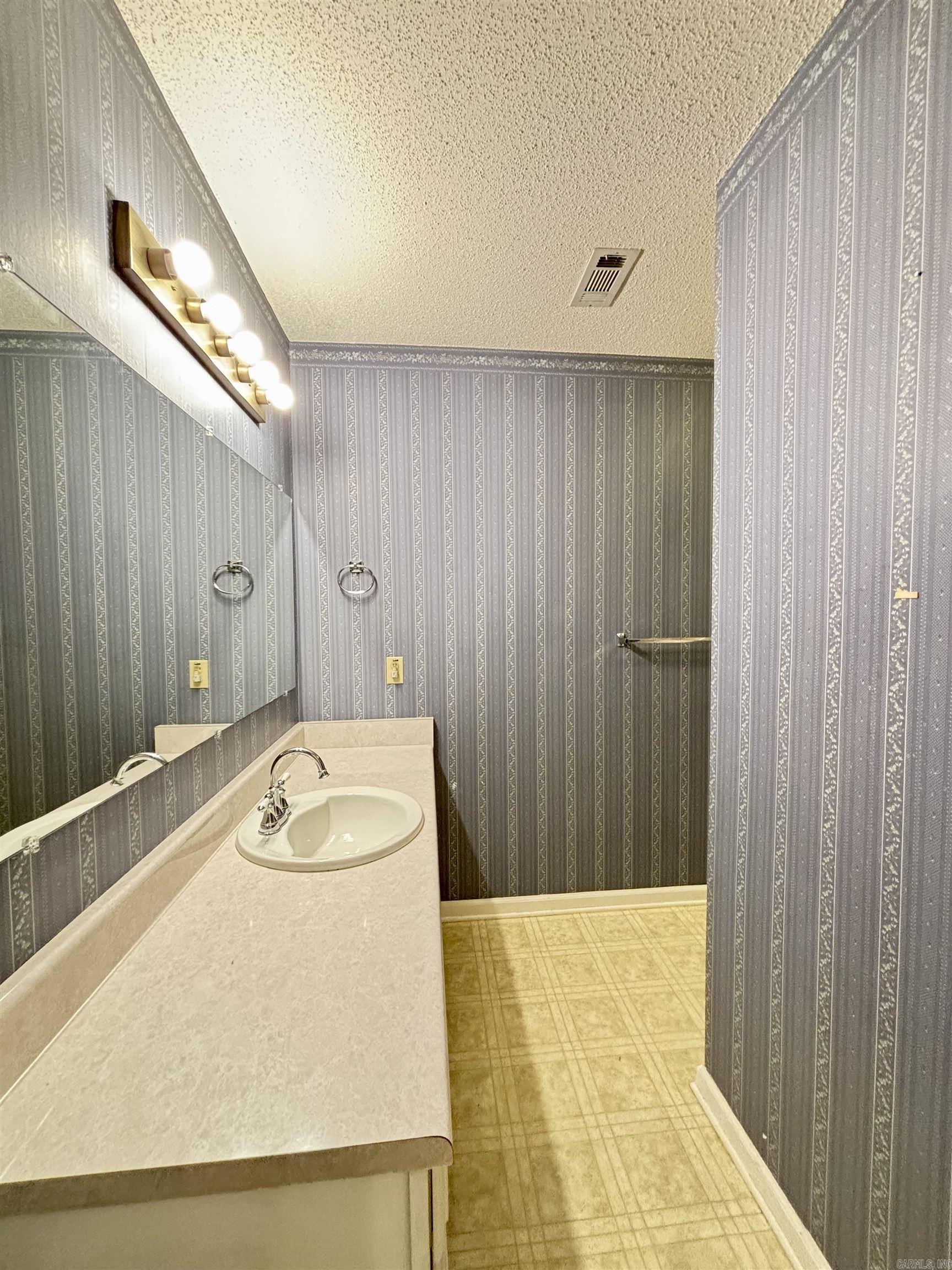 CRYSTAL VALLEY MANOR - Residential