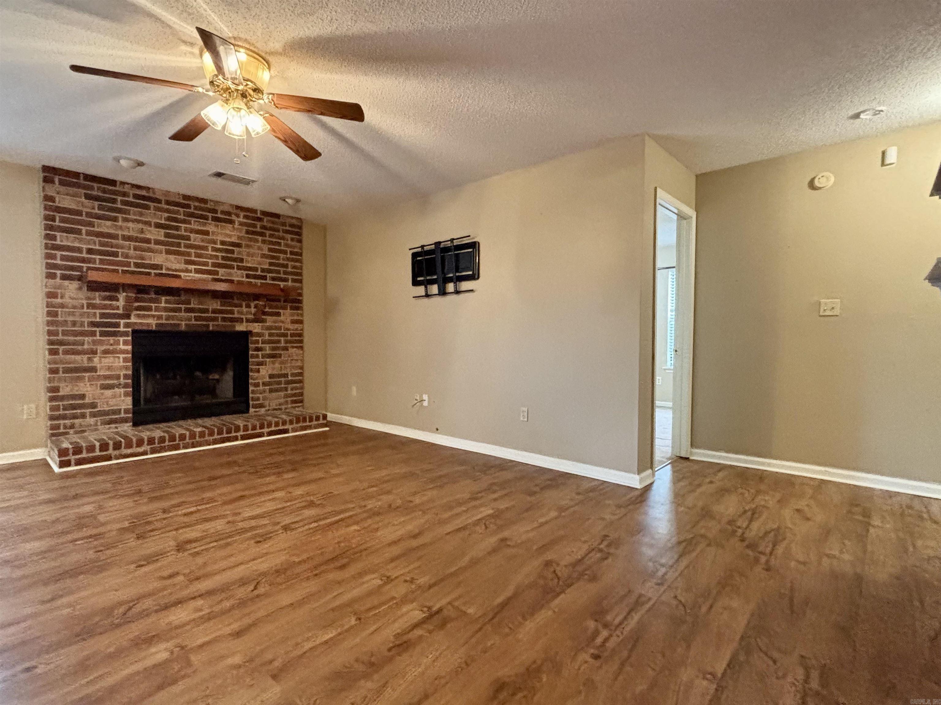 CRYSTAL VALLEY MANOR - Residential