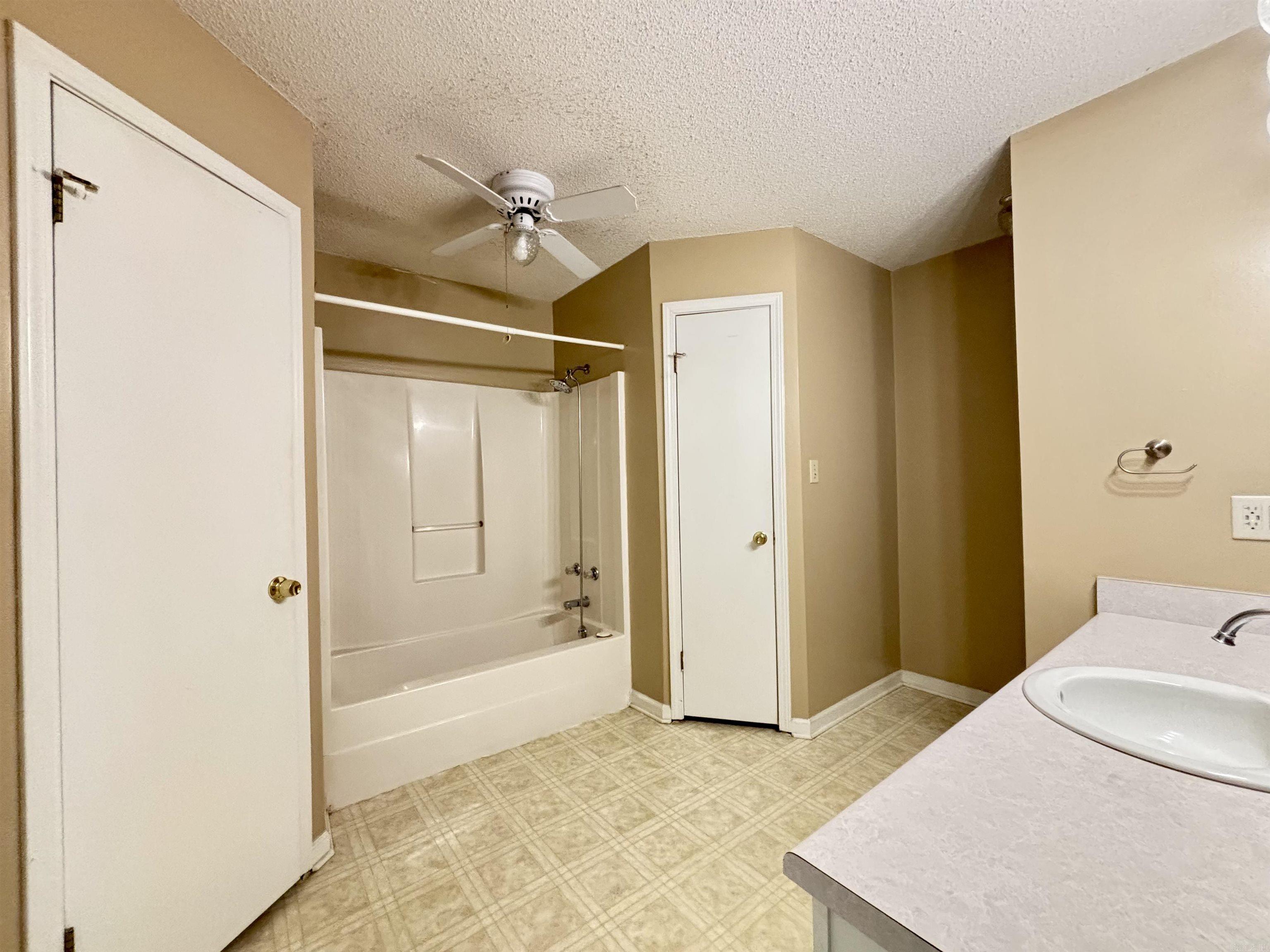 CRYSTAL VALLEY MANOR - Residential