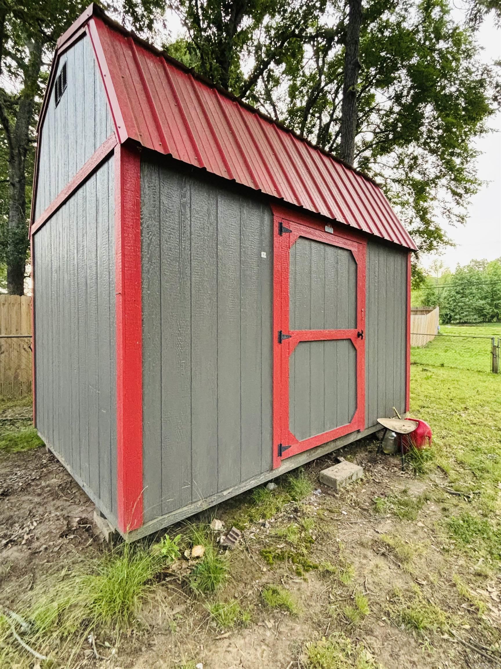 CRYSTAL VALLEY MANOR - Residential