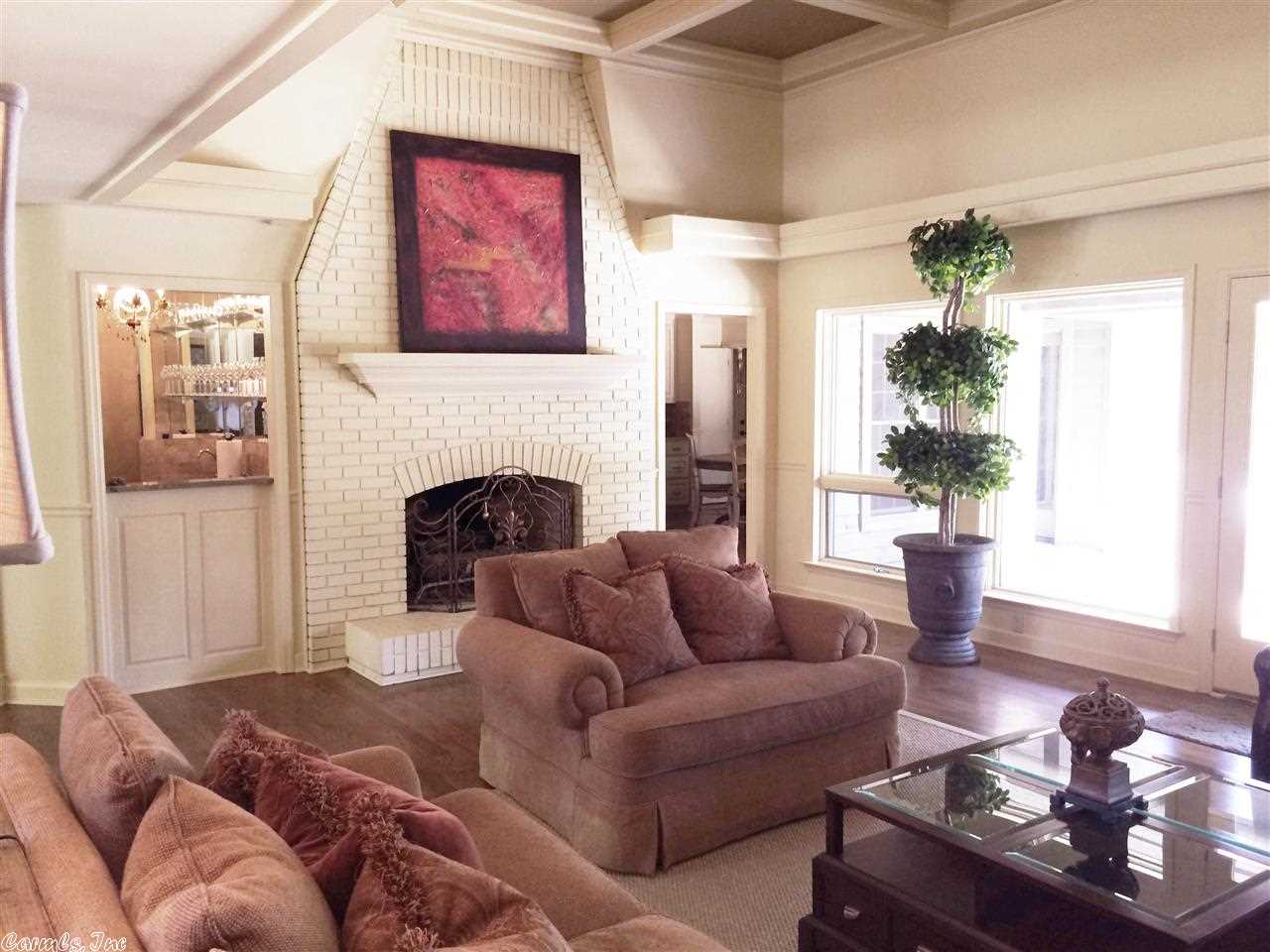 CHENAL VALLEY CHENAL CIRCLE - Residential