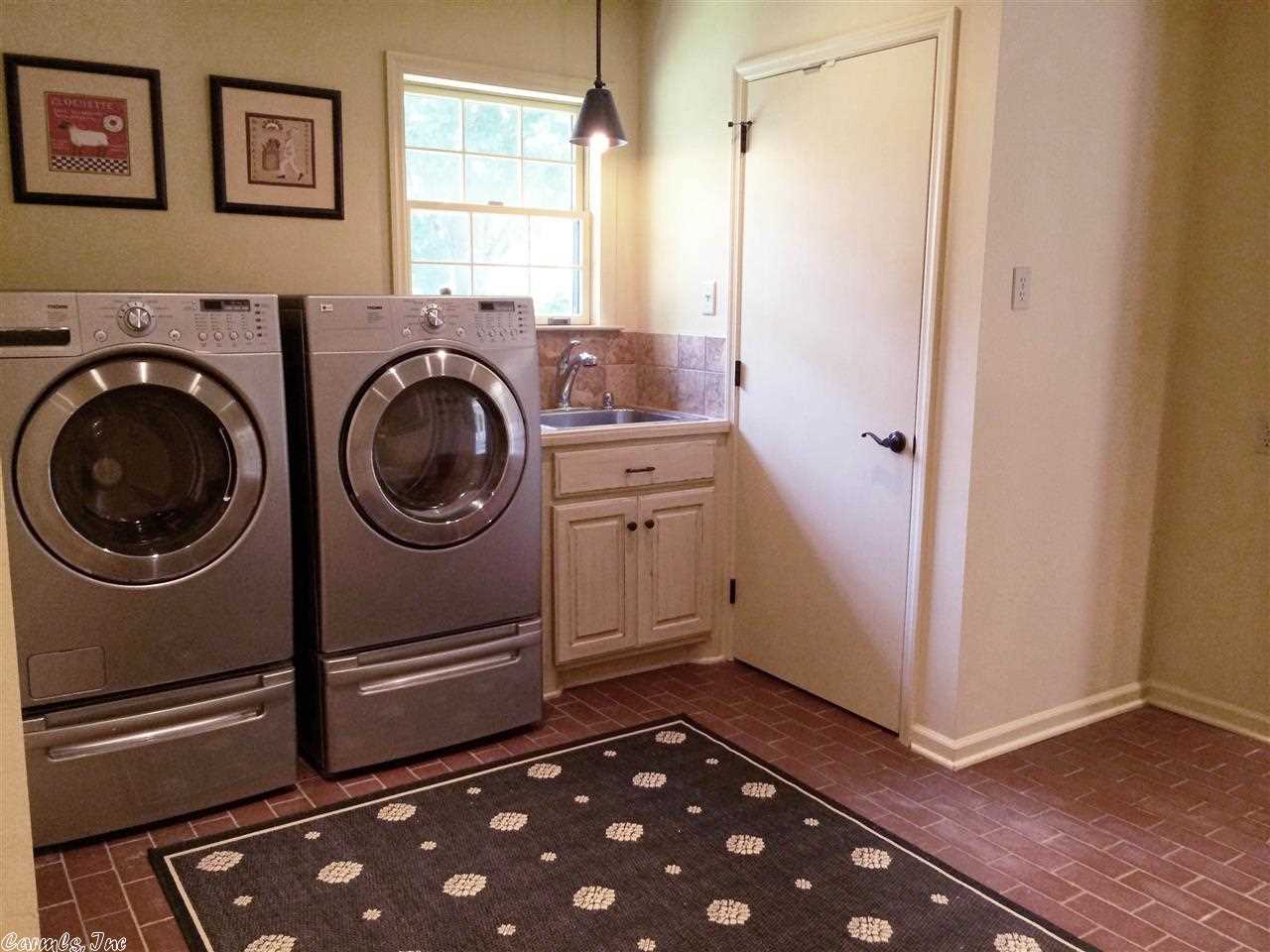 CHENAL VALLEY CHENAL CIRCLE - Residential