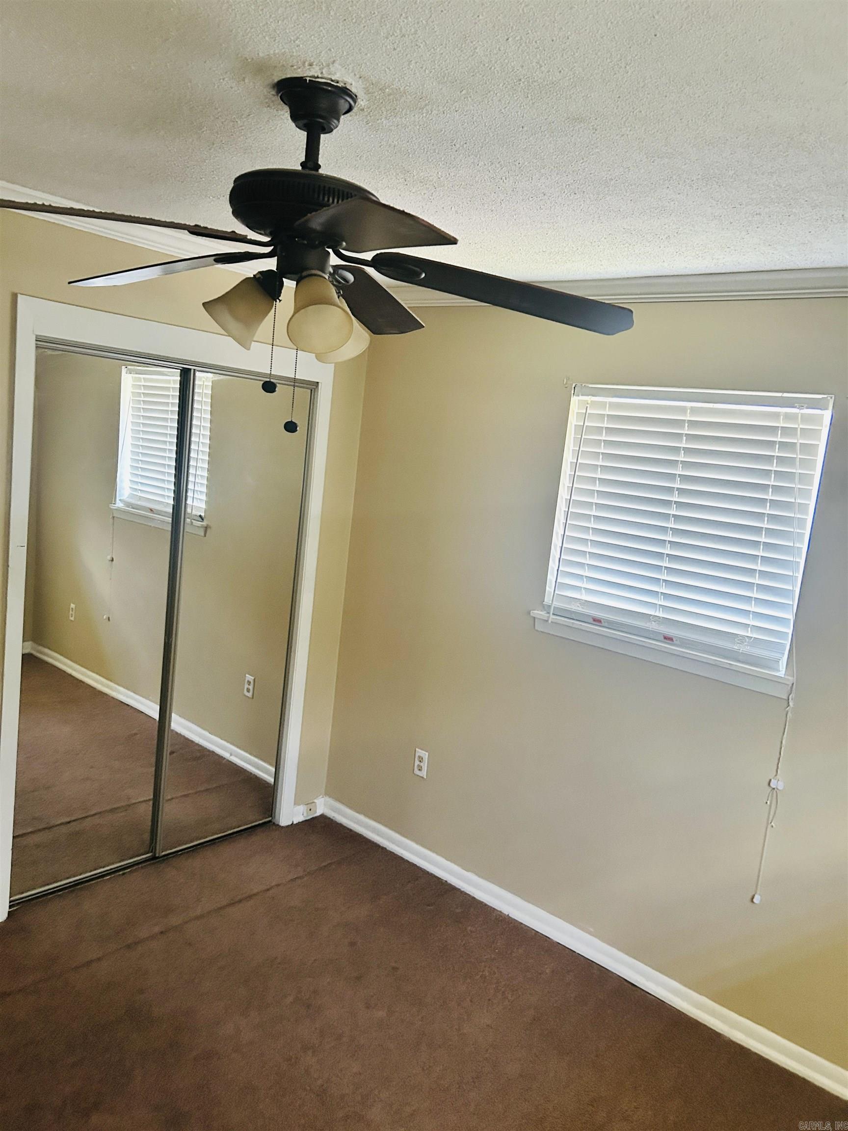 SHADY BROOK - Residential