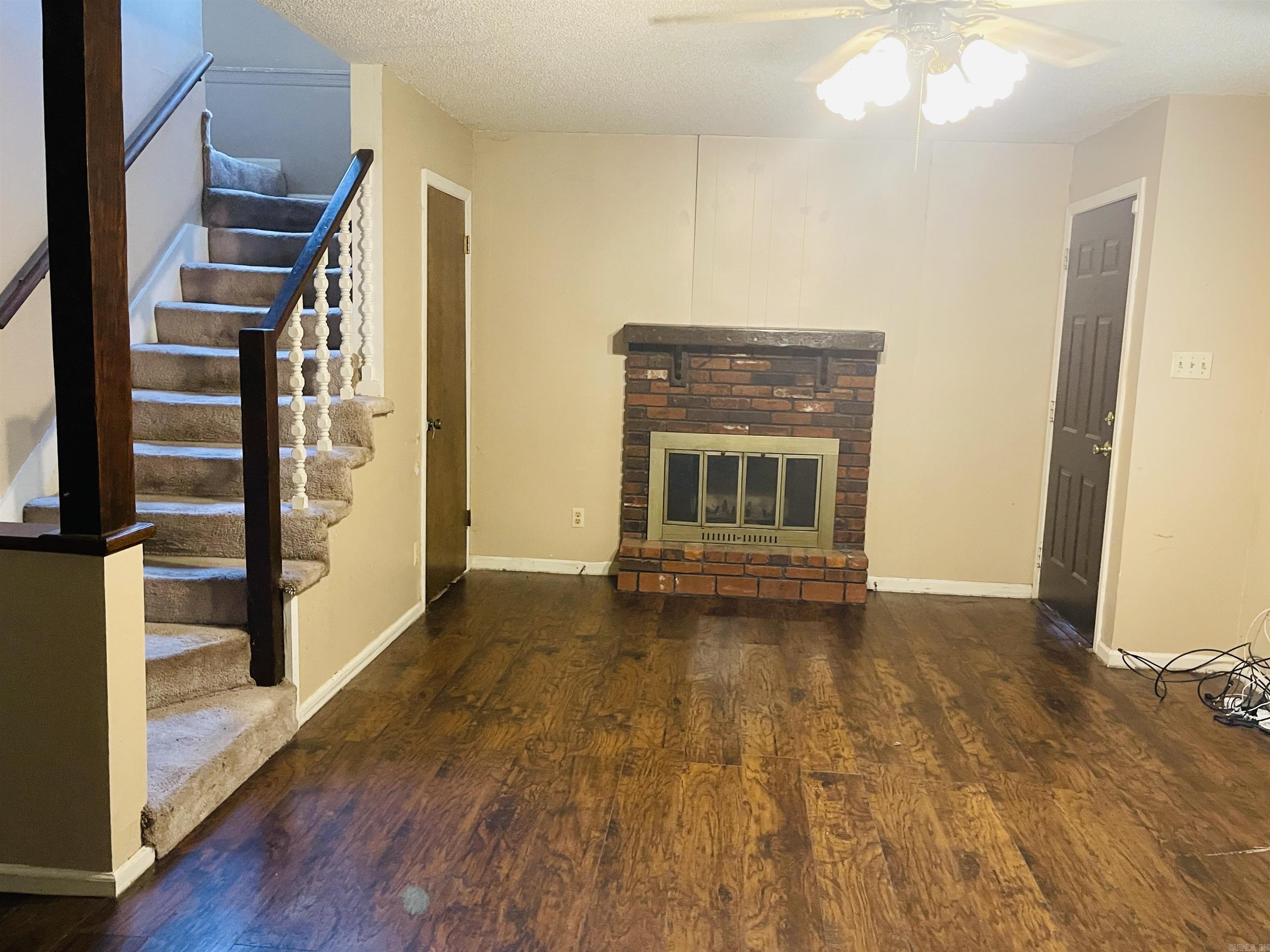 FALLING CREEK - Residential