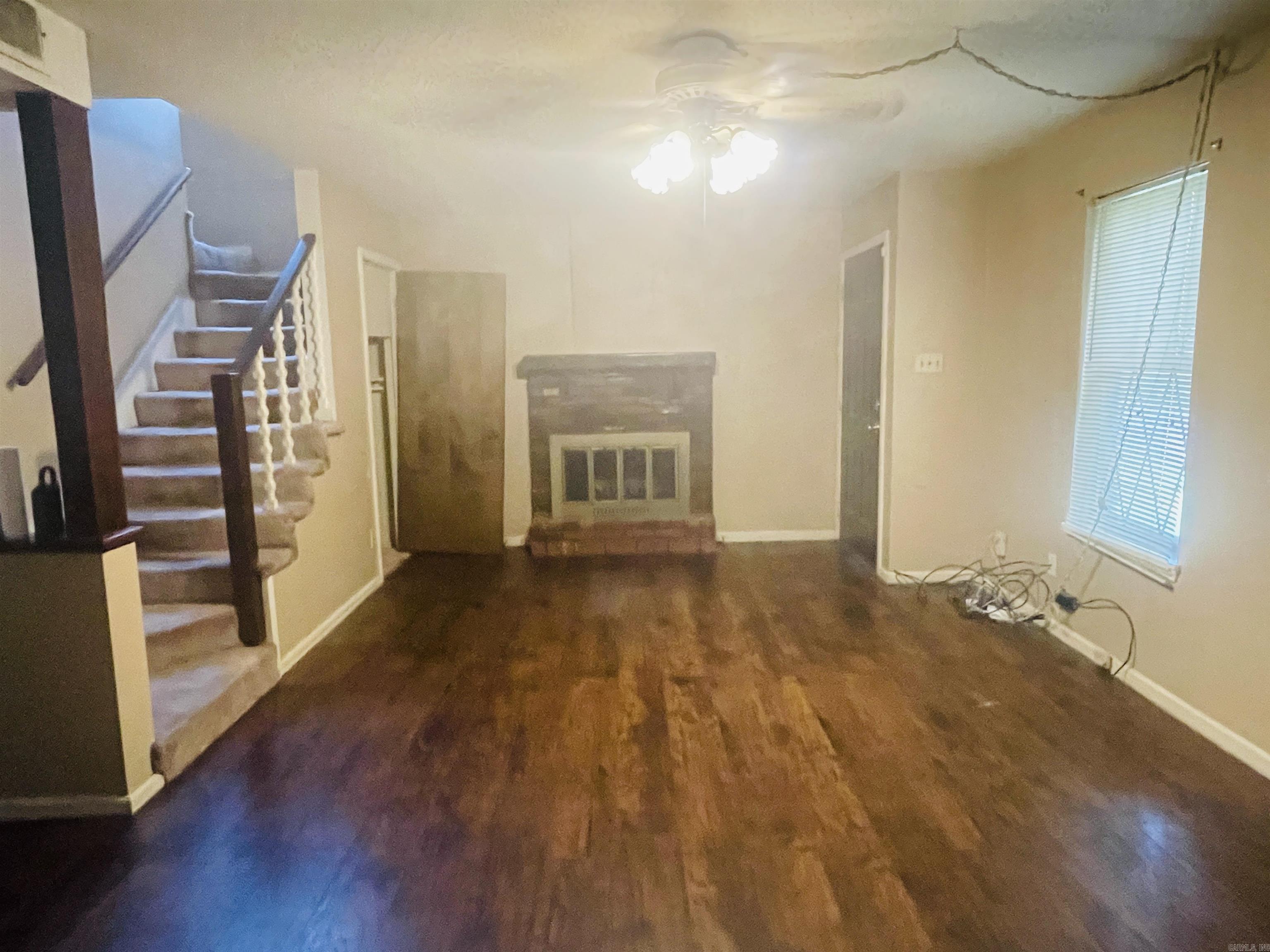 FALLING CREEK - Residential