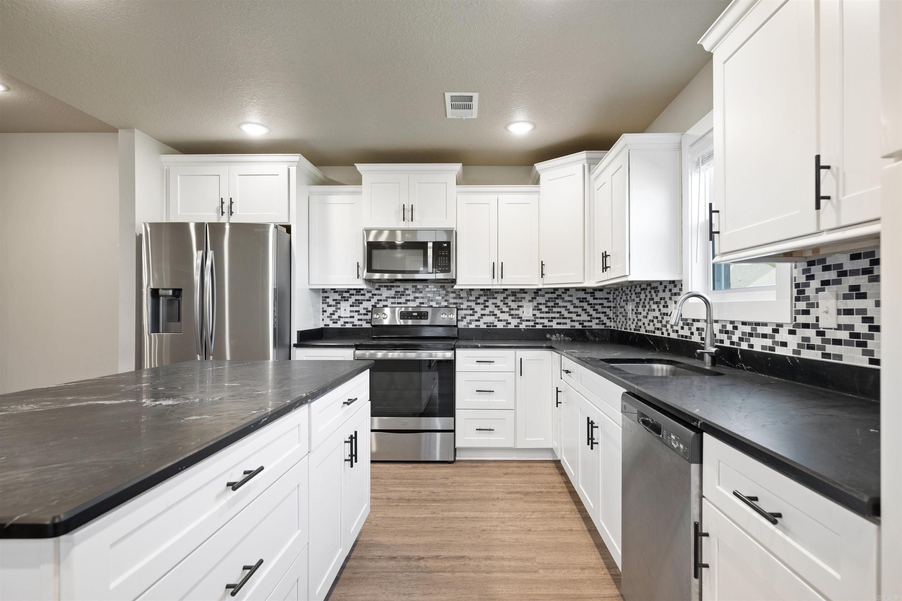 WHISPERING HILLS - Residential