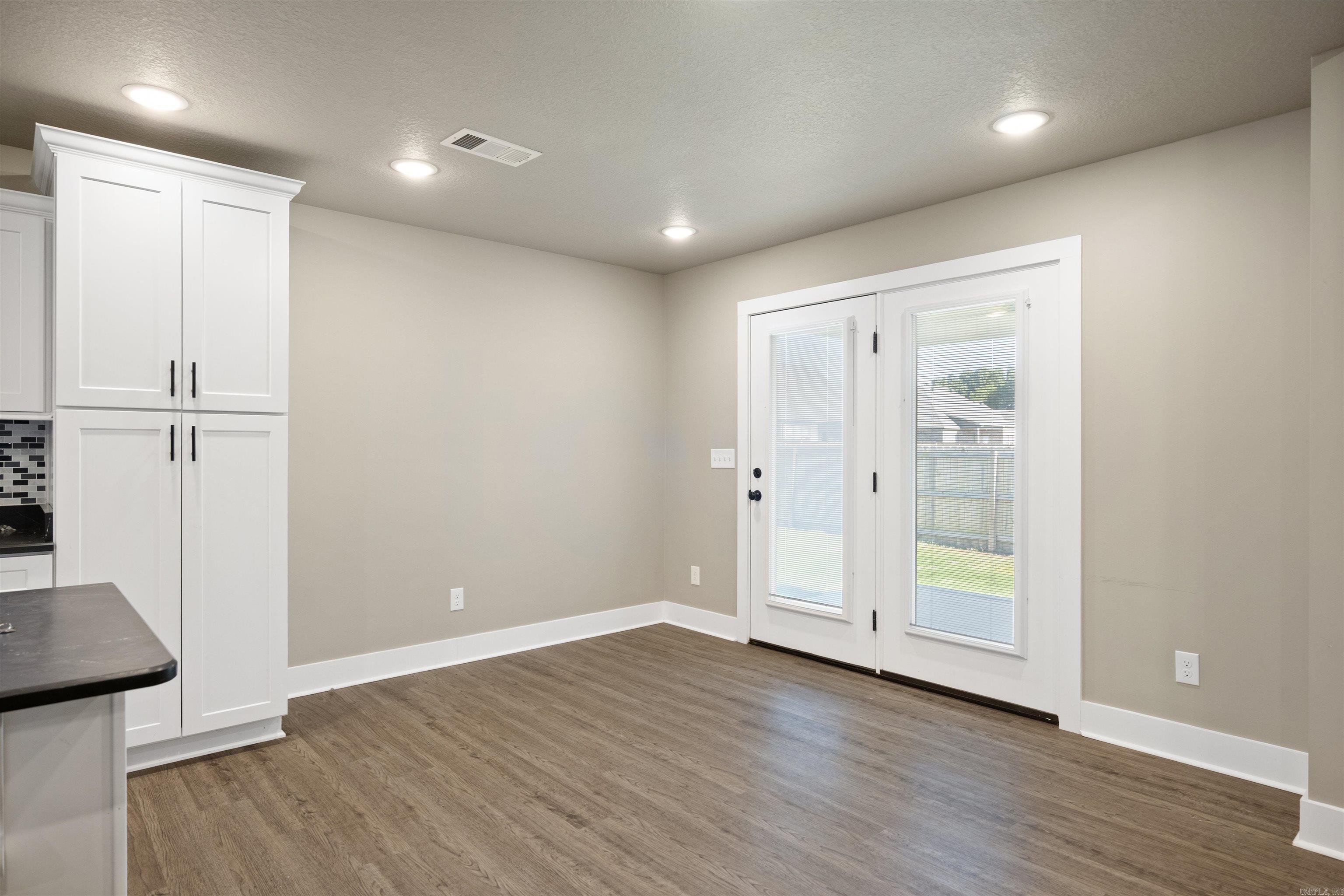 WHISPERING HILLS - Residential