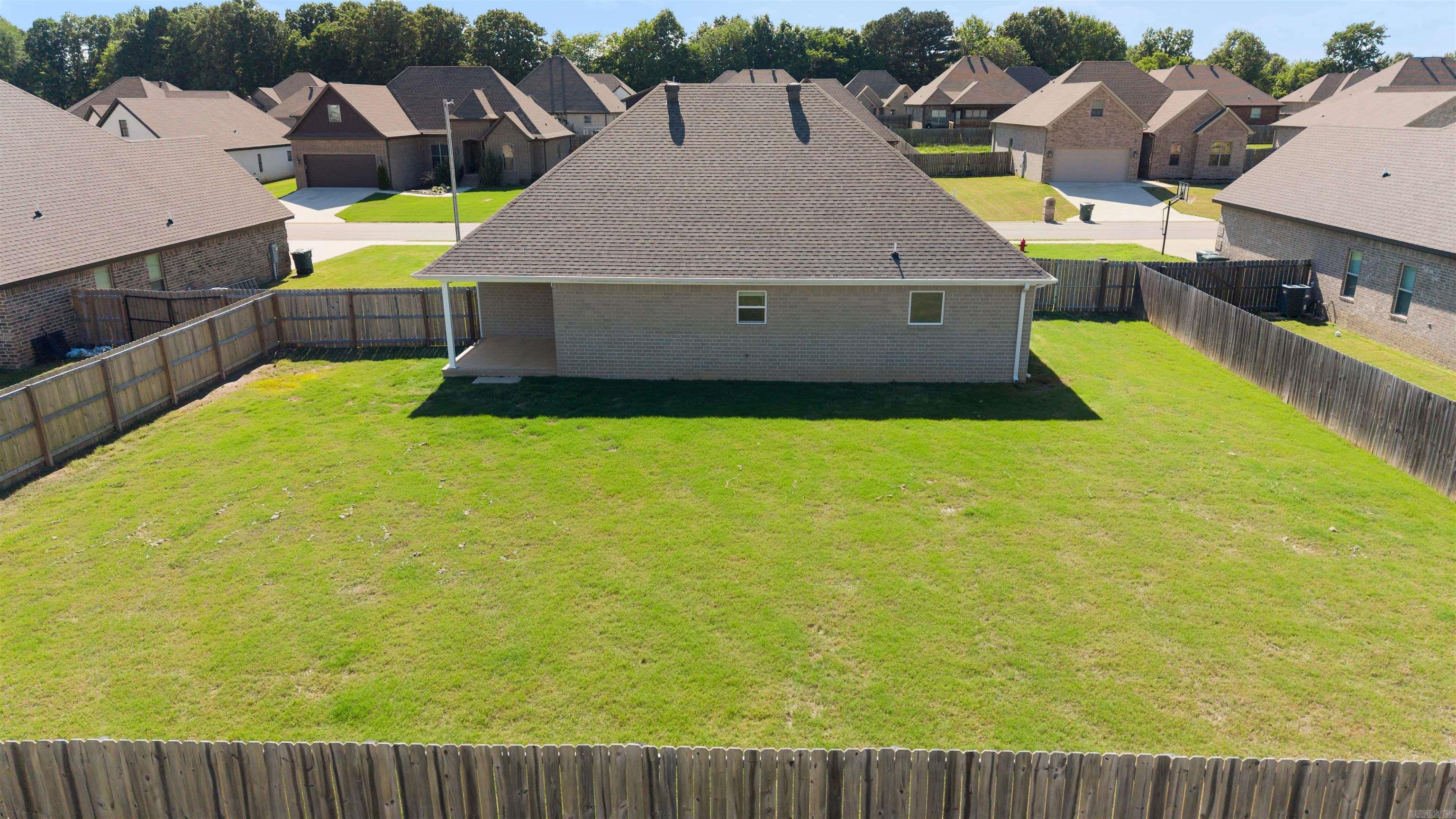 WHISPERING HILLS - Residential