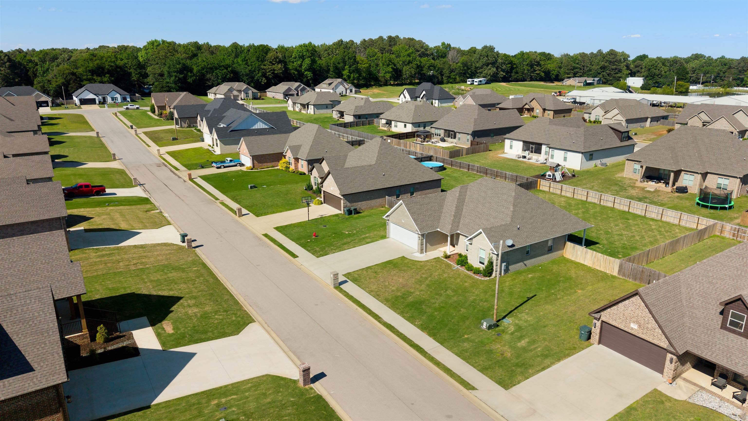 WHISPERING HILLS - Residential