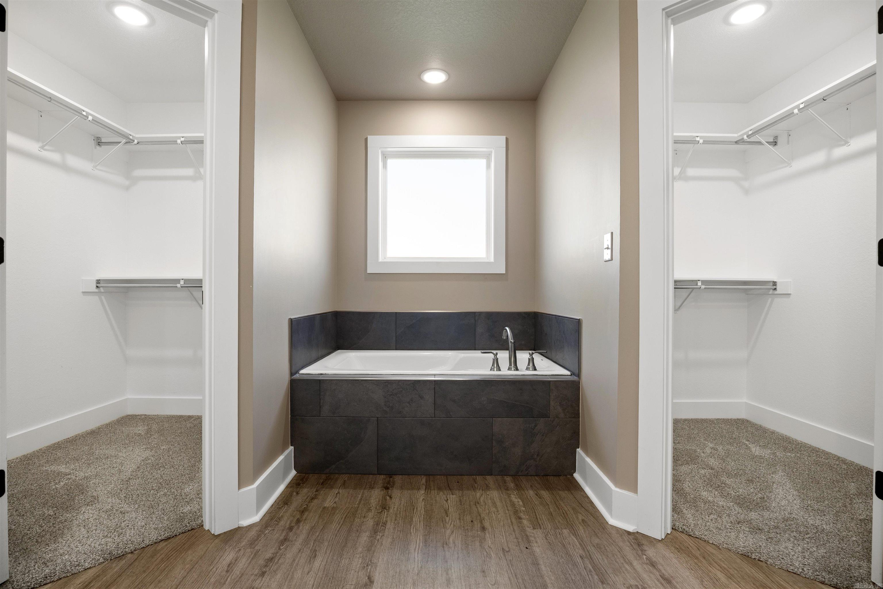 WHISPERING HILLS - Residential