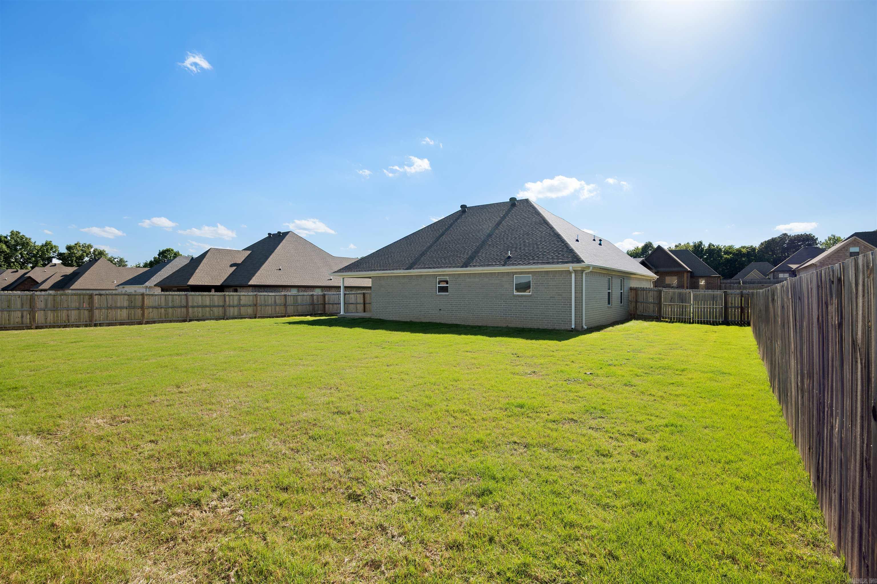 WHISPERING HILLS - Residential