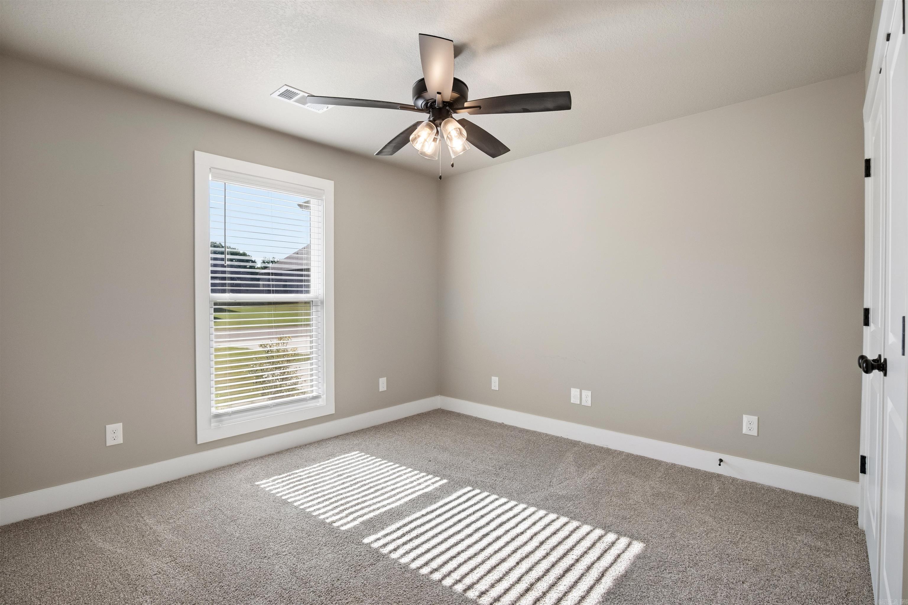 WHISPERING HILLS - Residential