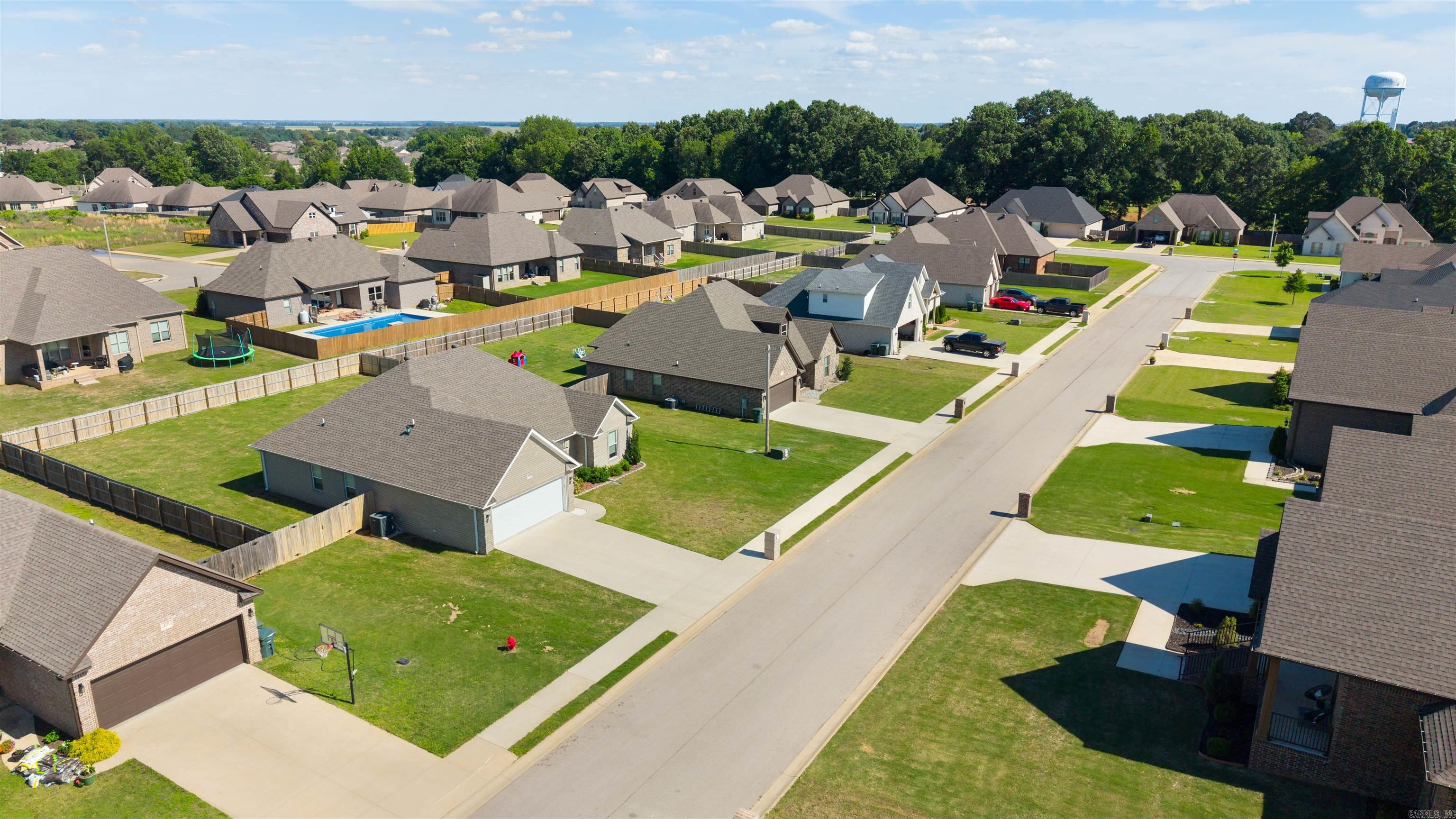 WHISPERING HILLS - Residential