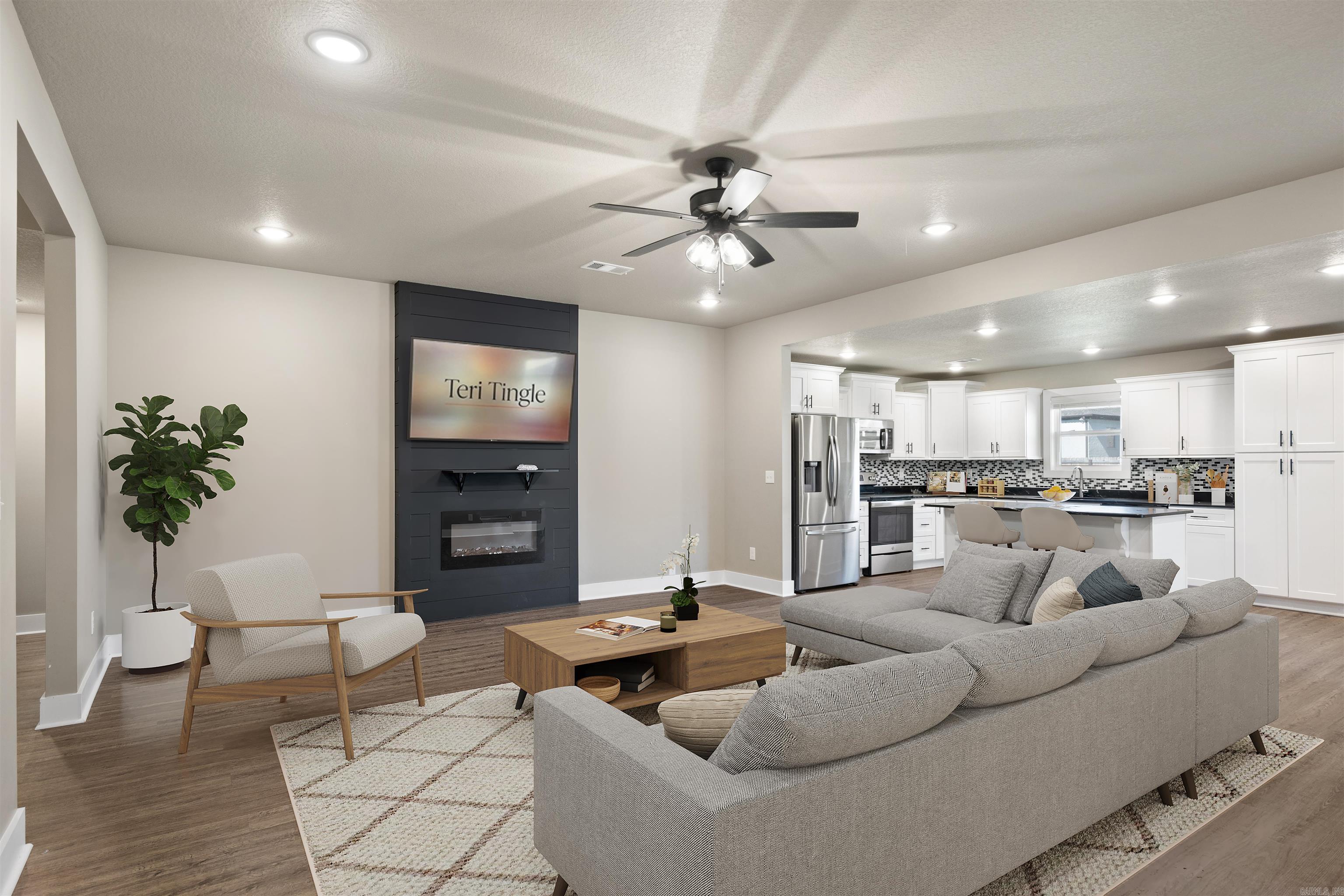 WHISPERING HILLS - Residential
