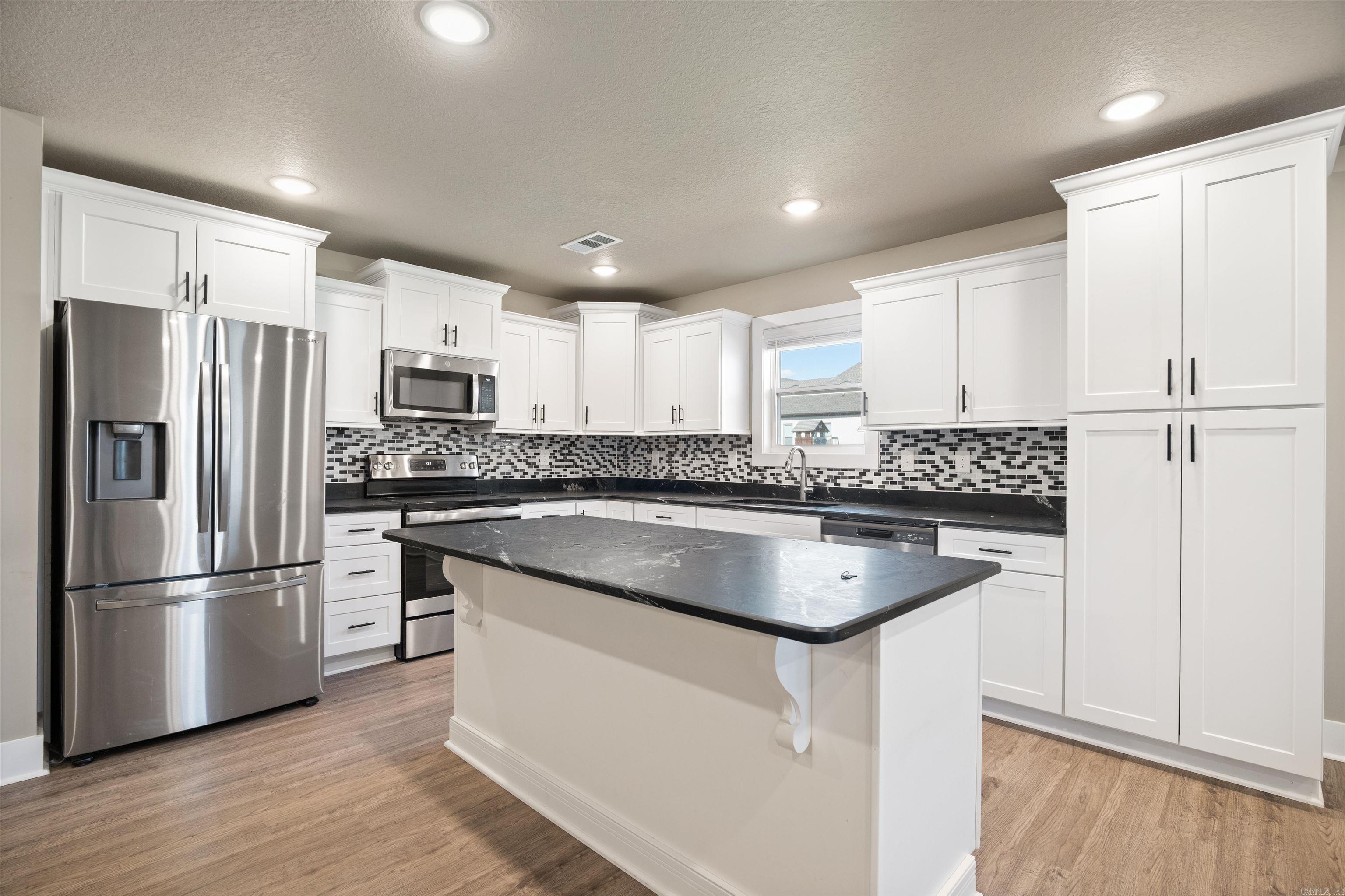 WHISPERING HILLS - Residential