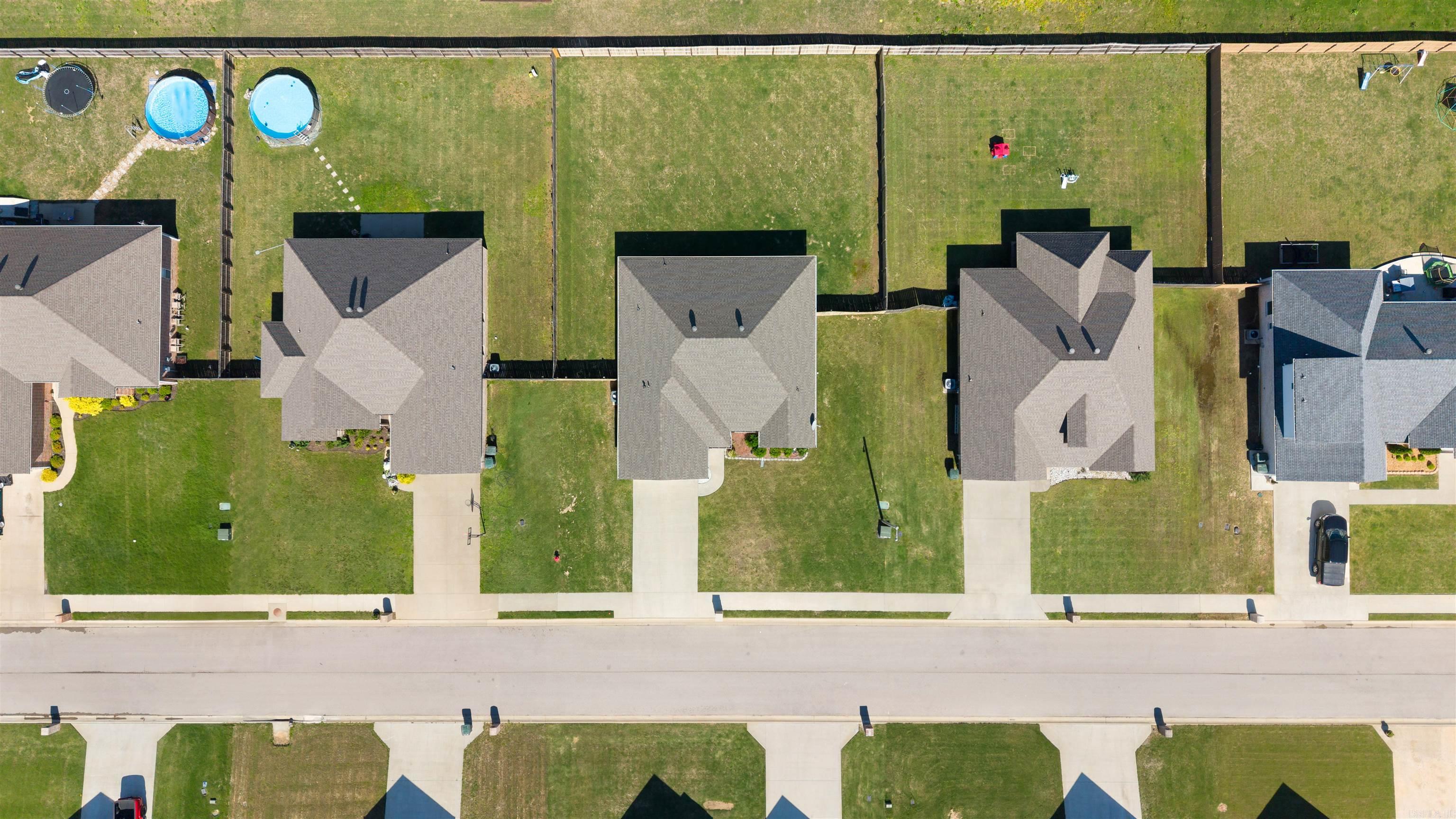 WHISPERING HILLS - Residential