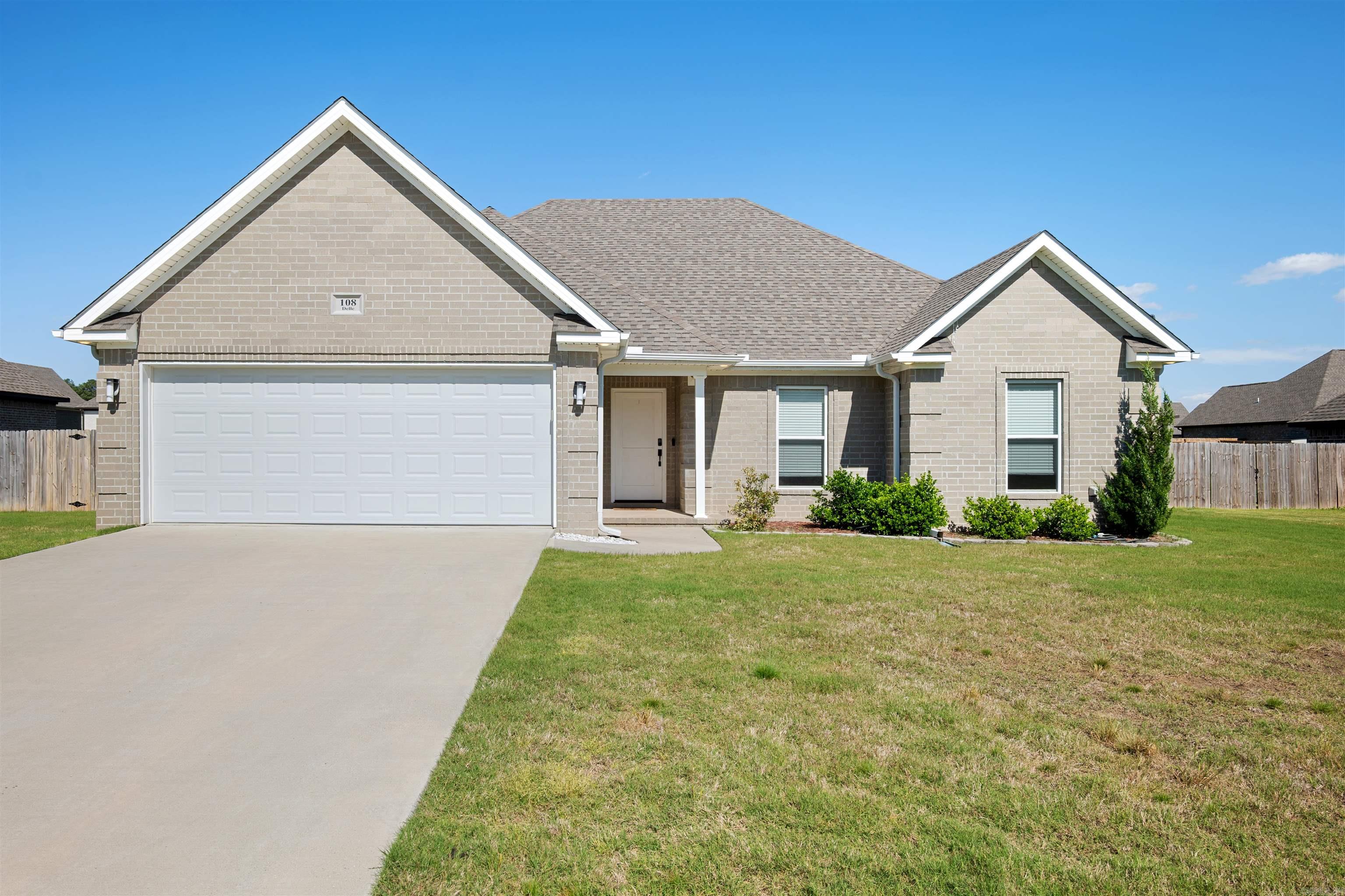 WHISPERING HILLS - Residential