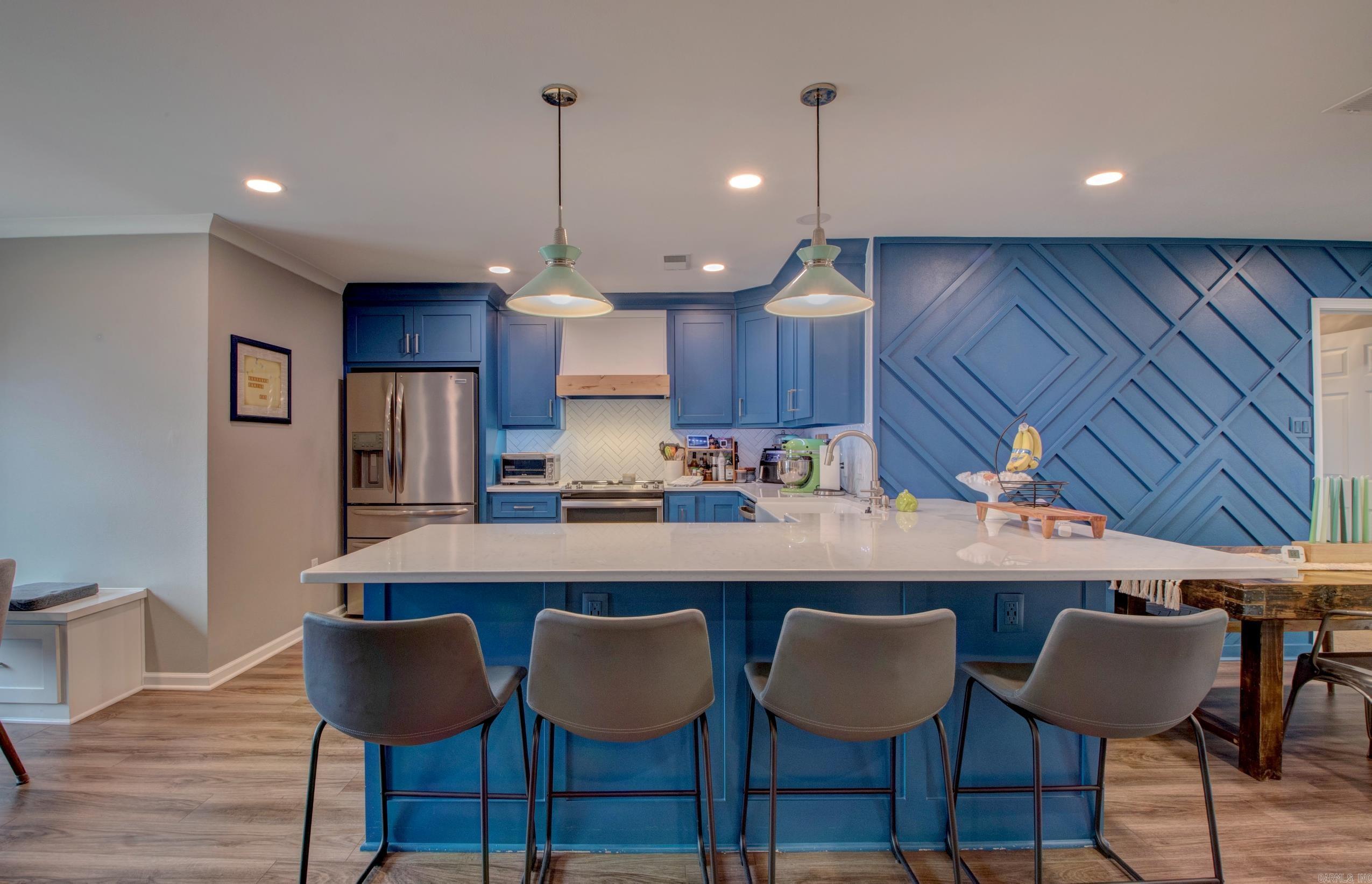 COUNTRY CLUB TERRACE - Residential