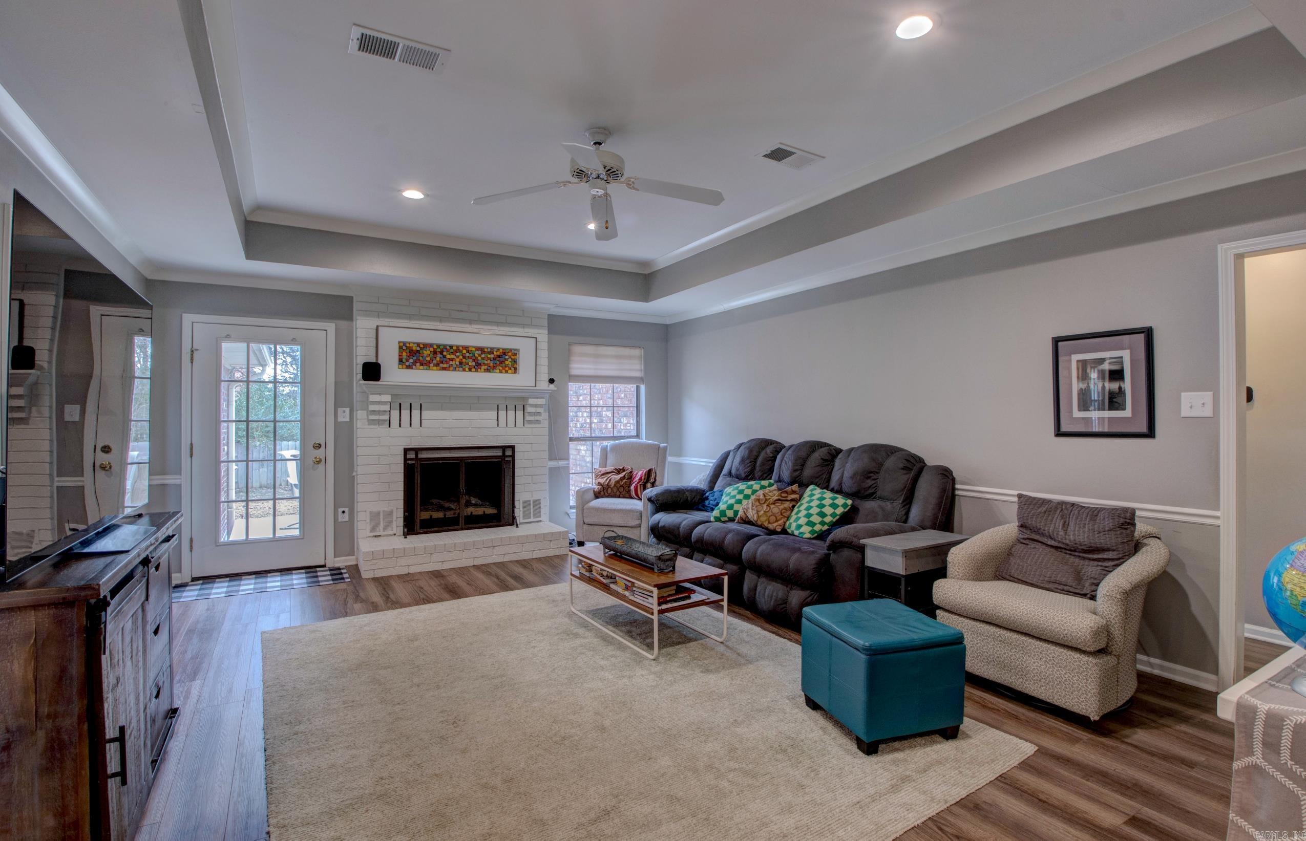 COUNTRY CLUB TERRACE - Residential