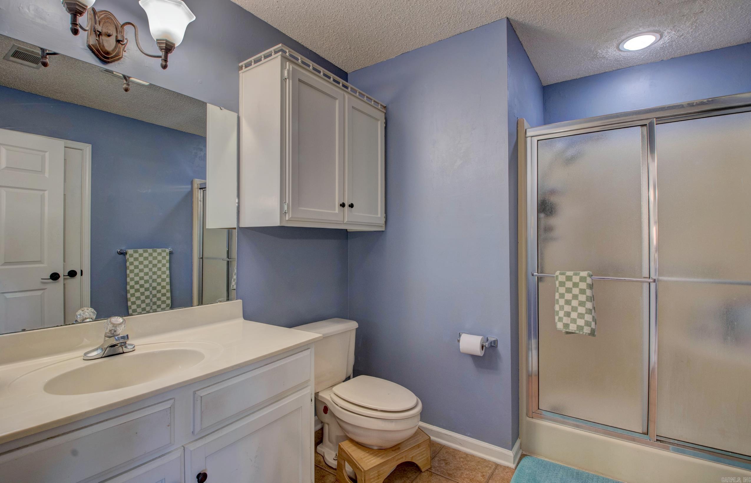 COUNTRY CLUB TERRACE - Residential