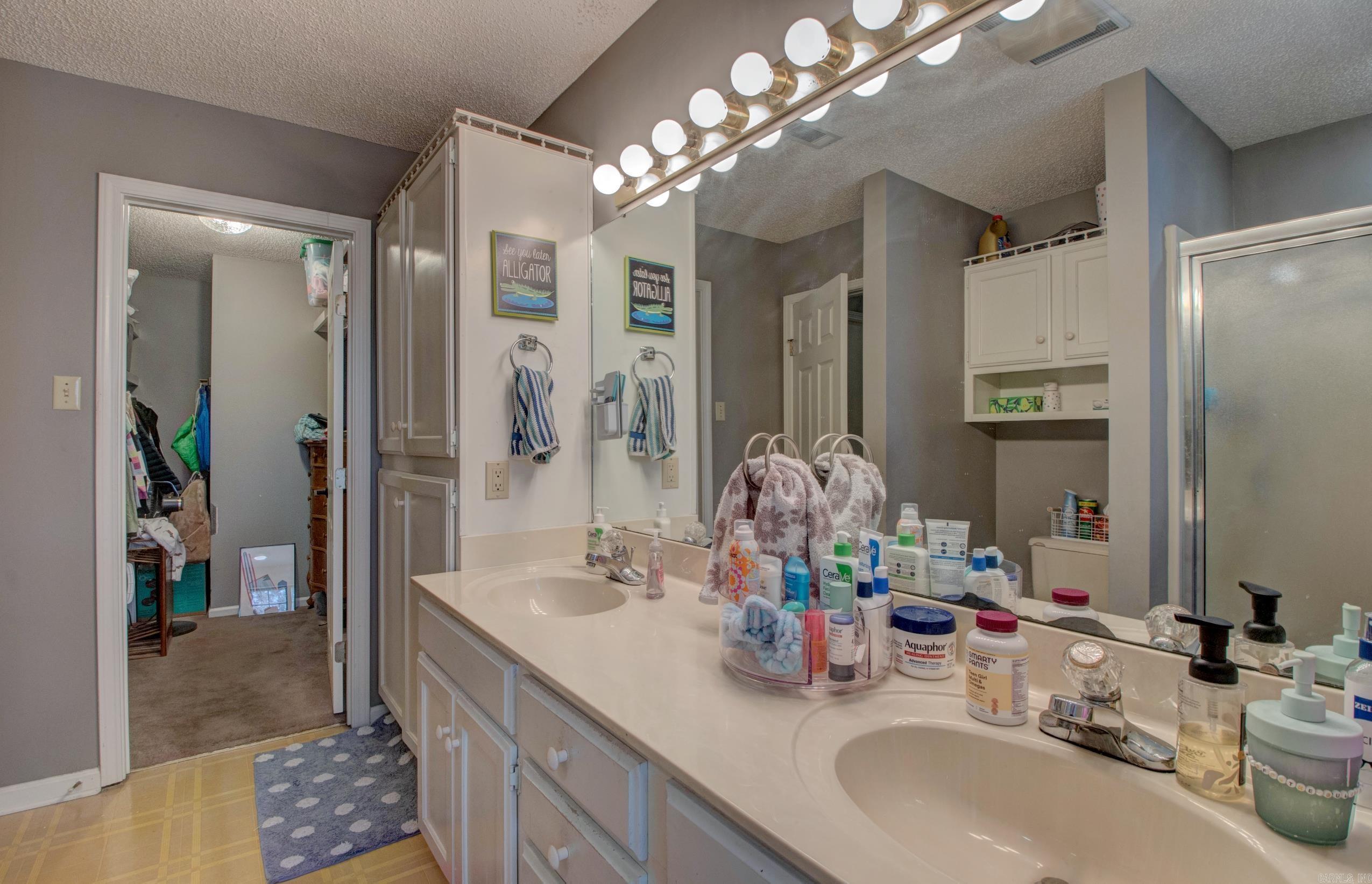 COUNTRY CLUB TERRACE - Residential