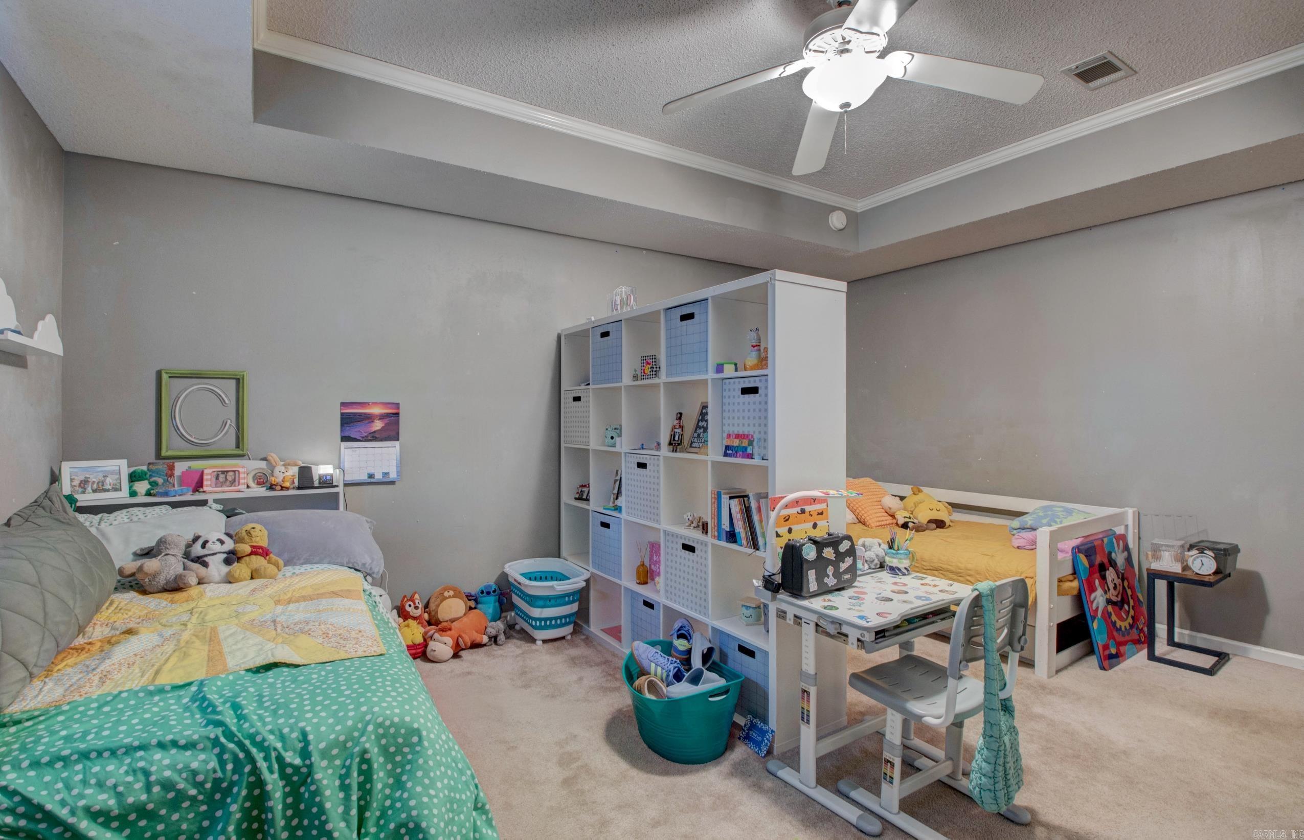 COUNTRY CLUB TERRACE - Residential