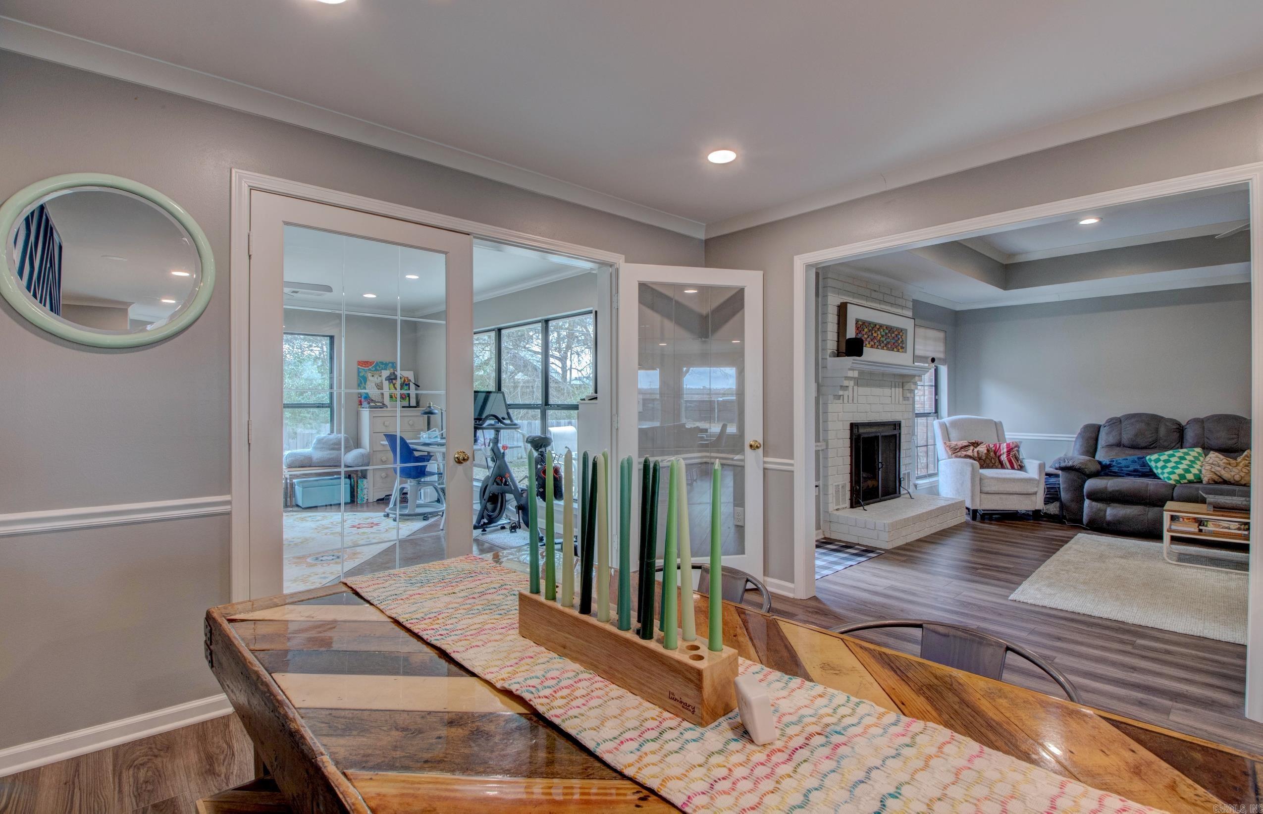 COUNTRY CLUB TERRACE - Residential