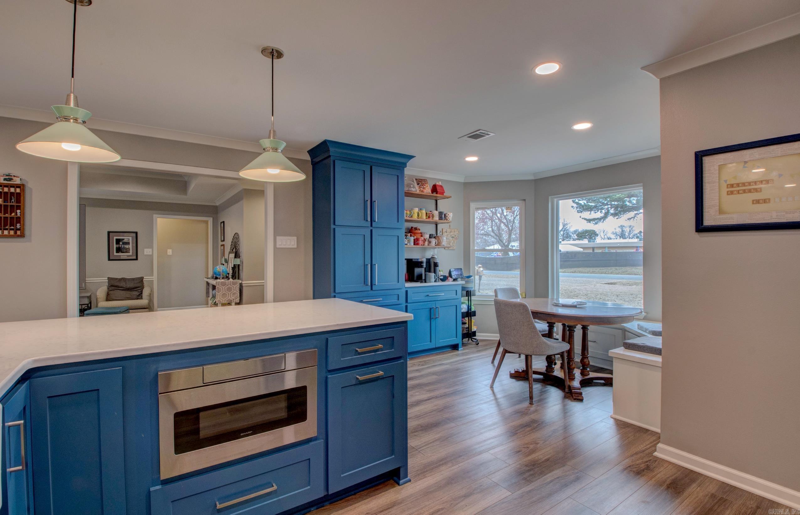 COUNTRY CLUB TERRACE - Residential