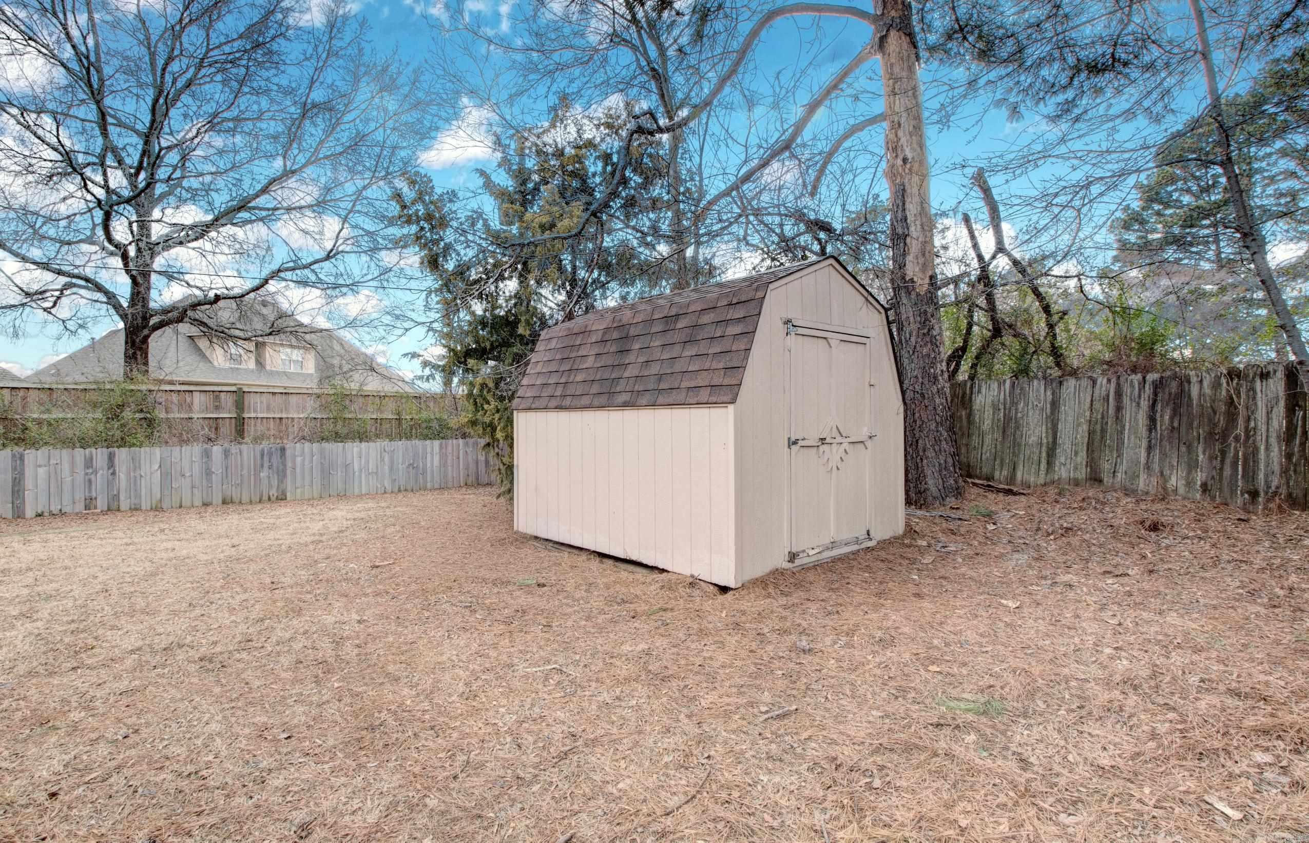 COUNTRY CLUB TERRACE - Residential