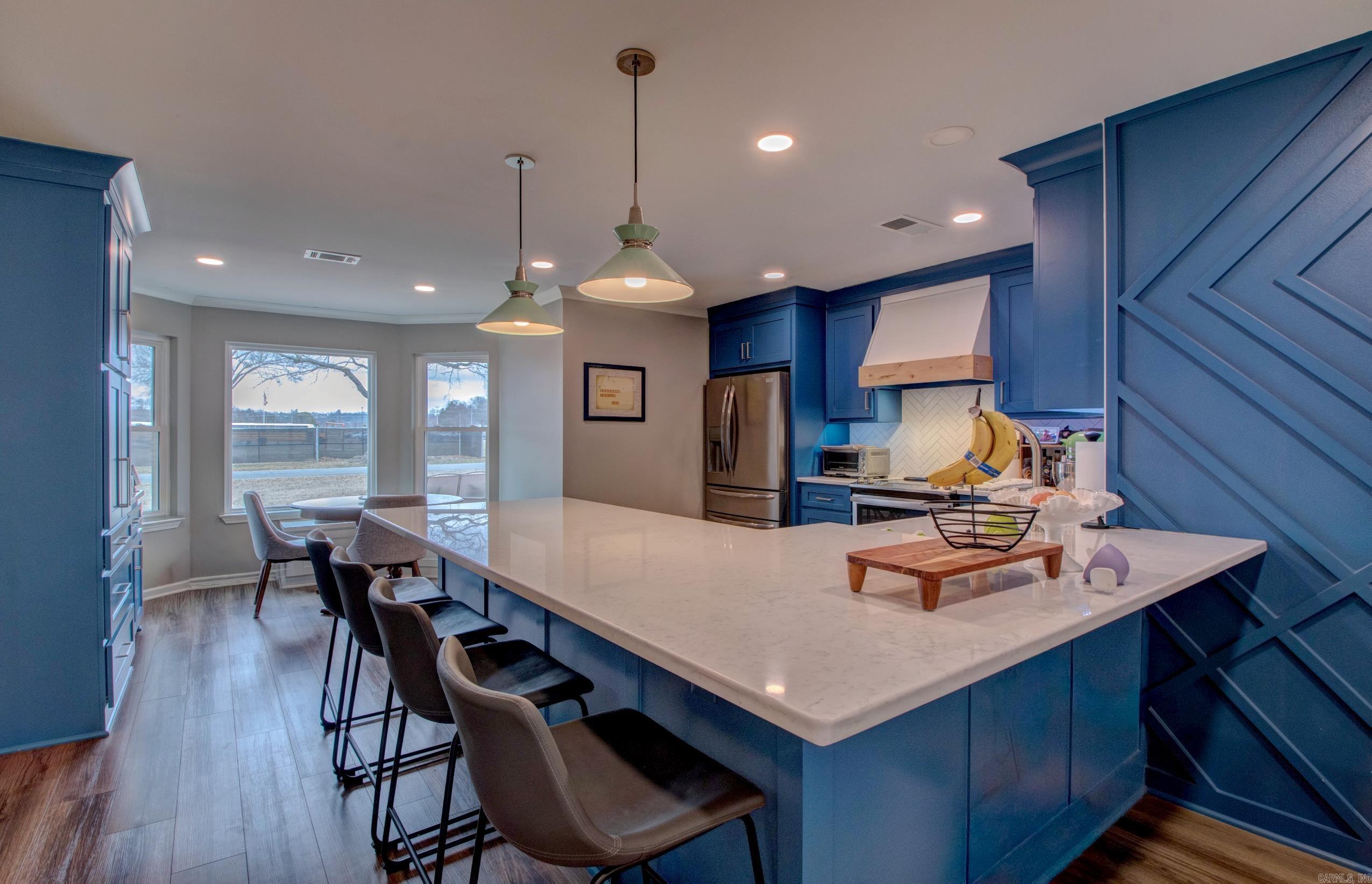 COUNTRY CLUB TERRACE - Residential