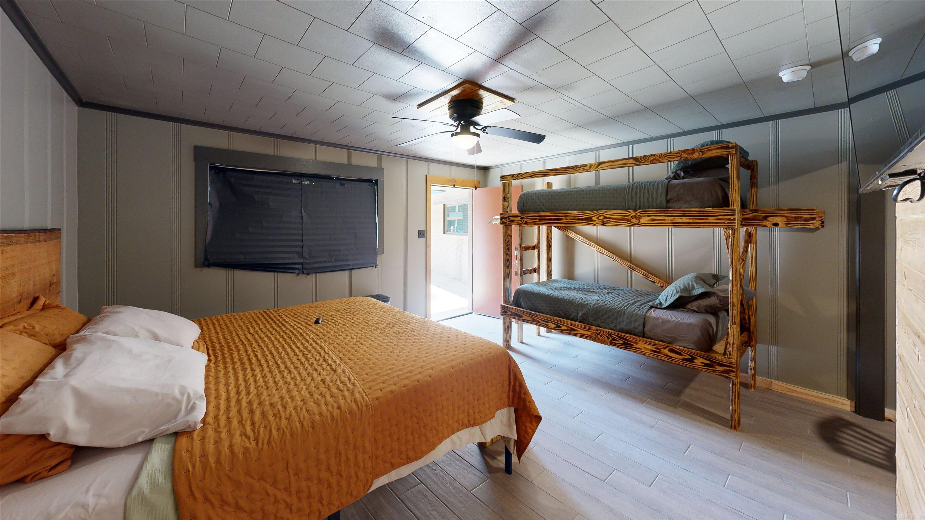 Lake Hamilton-Outside - Residential